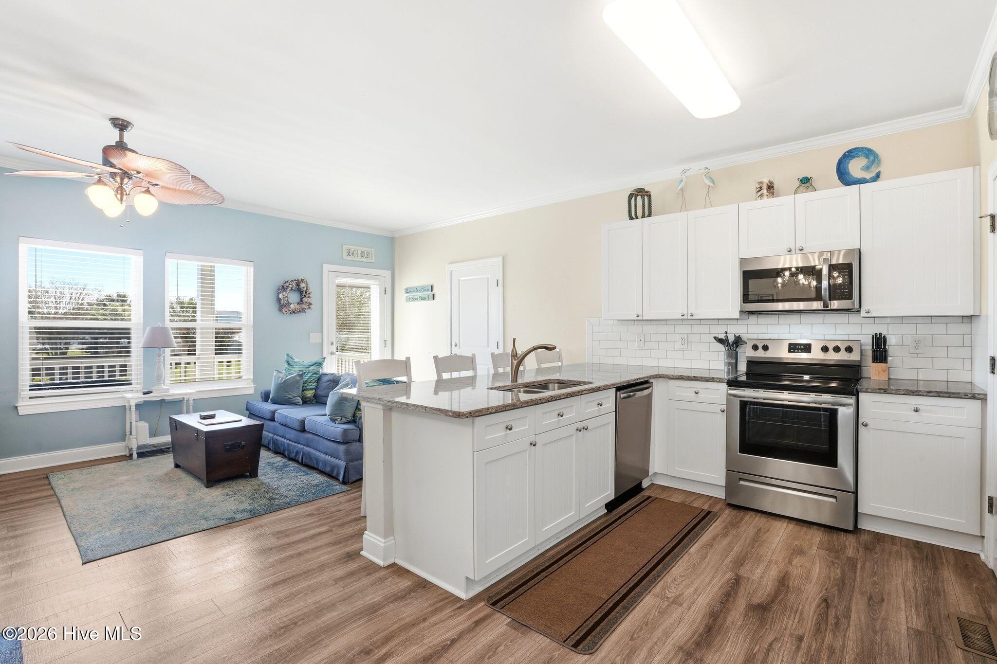 100561242 | Photo 16