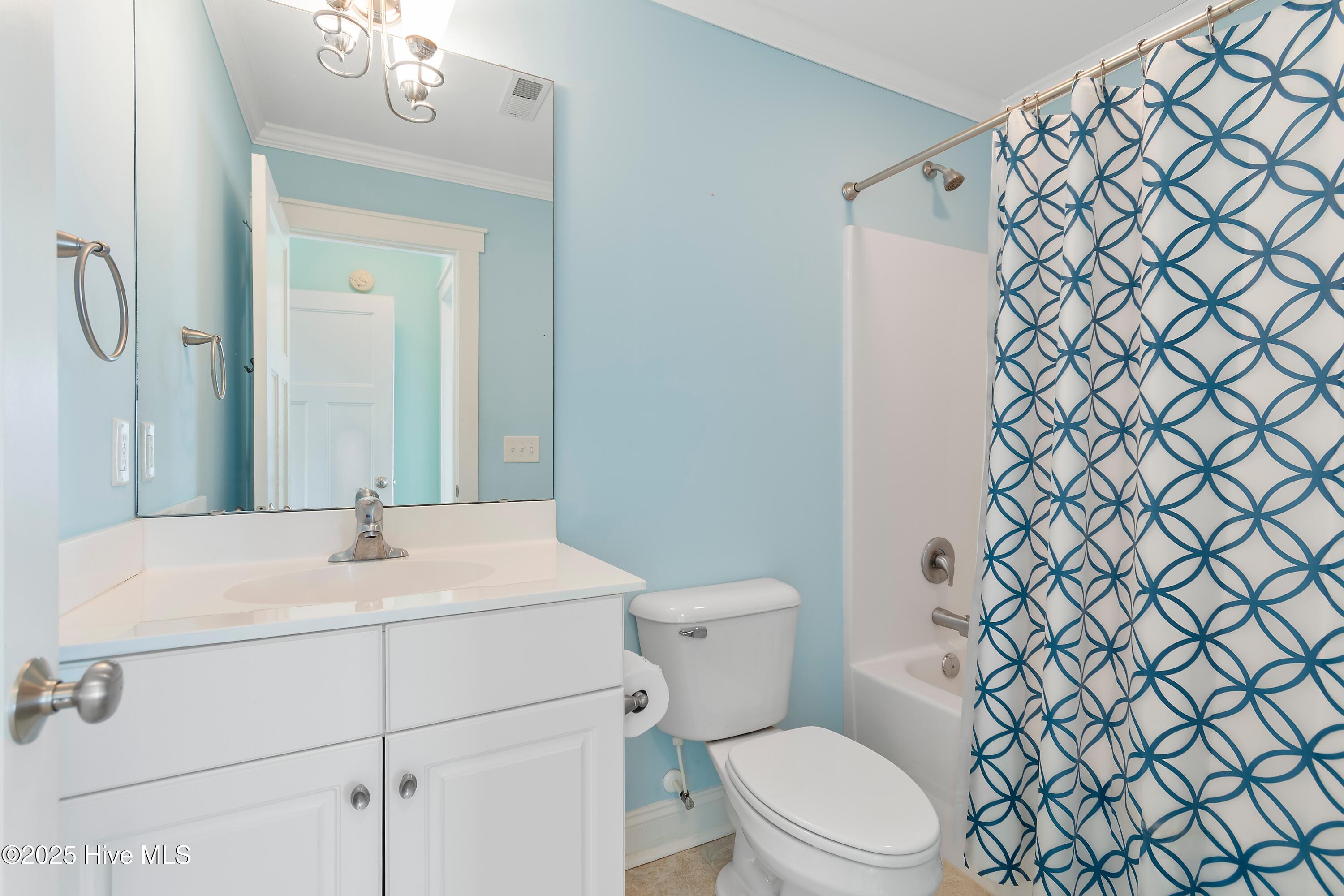 100541984 | Photo 32