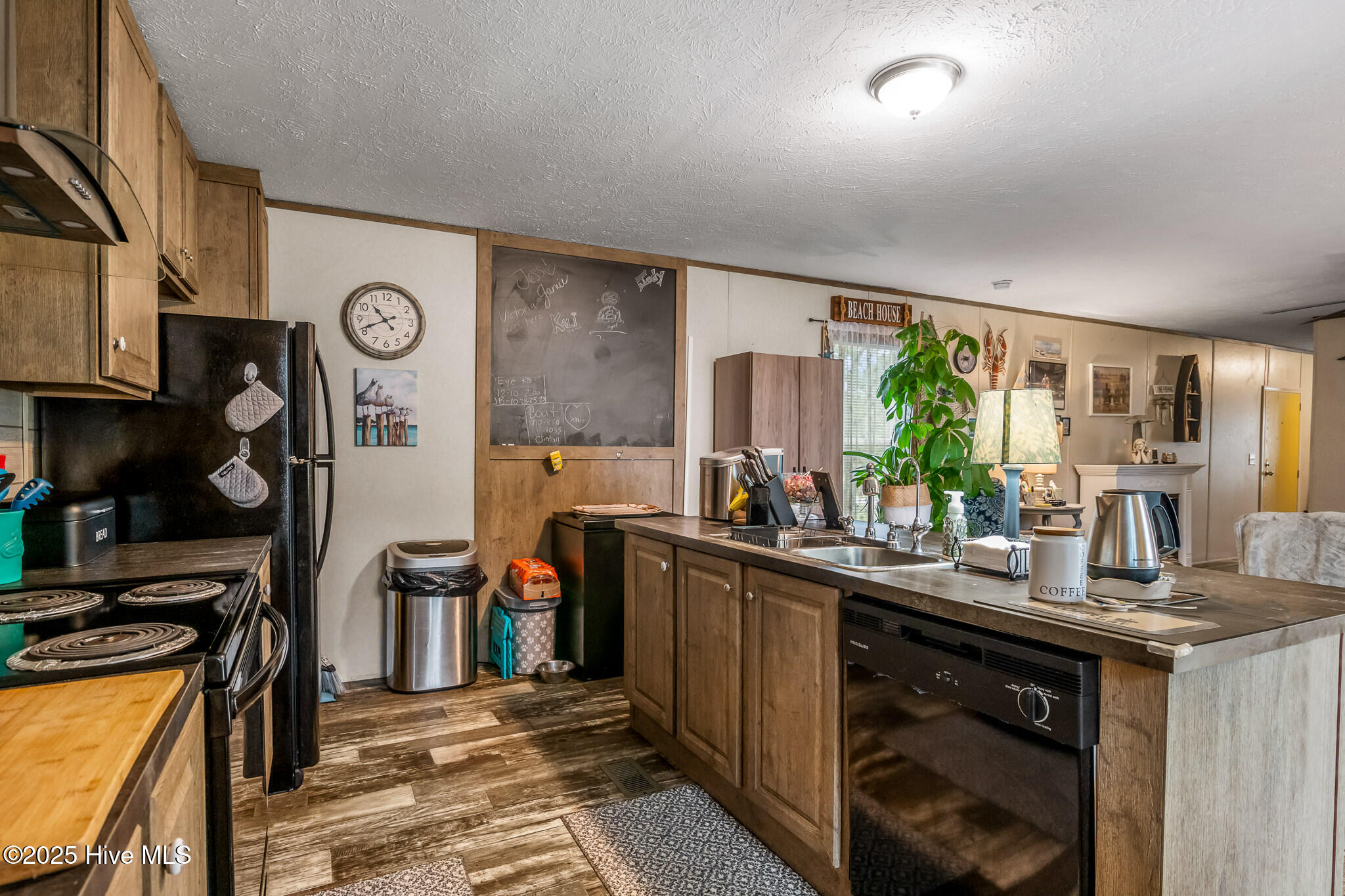 100524140 | Photo 10