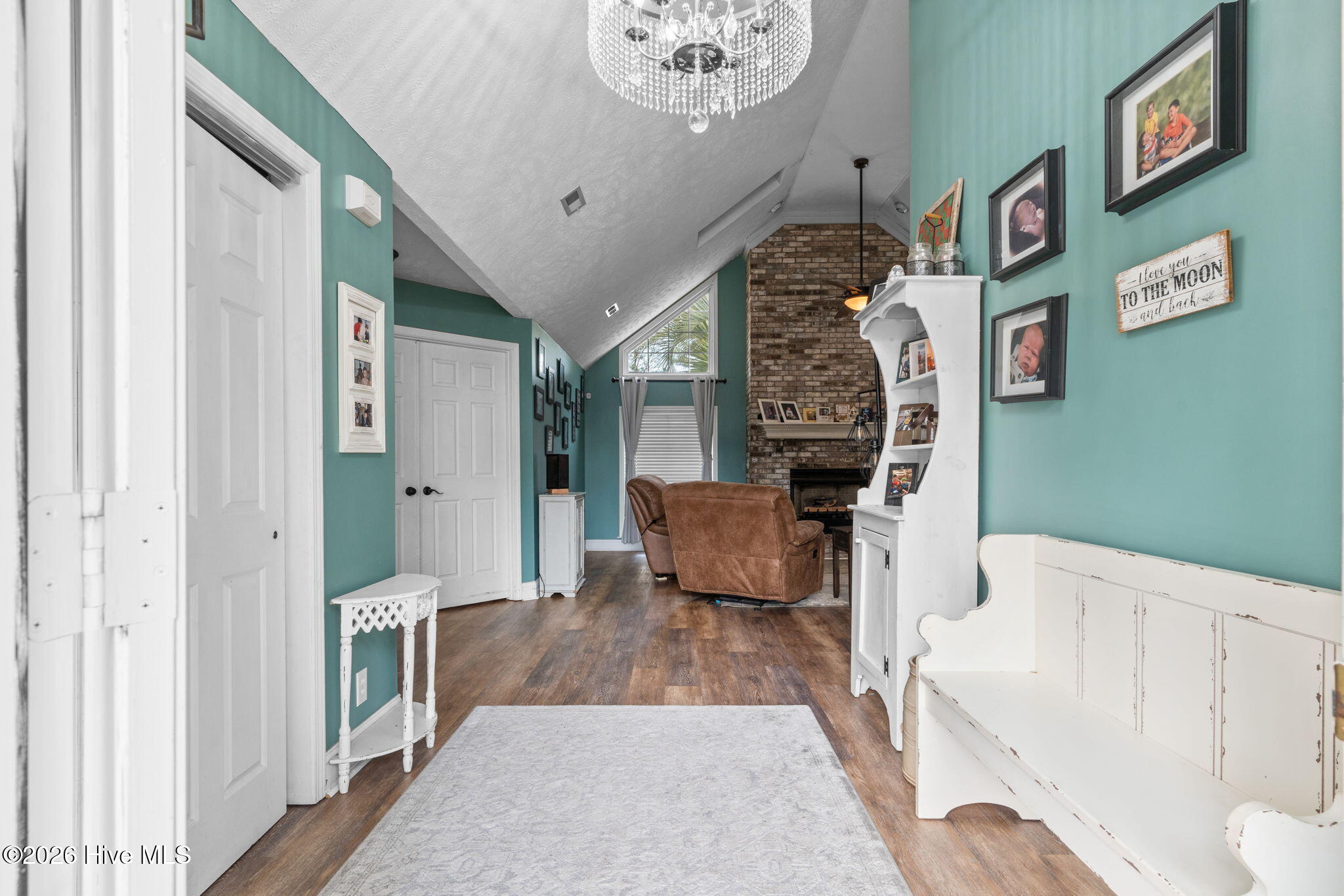 100556346 | Photo 52