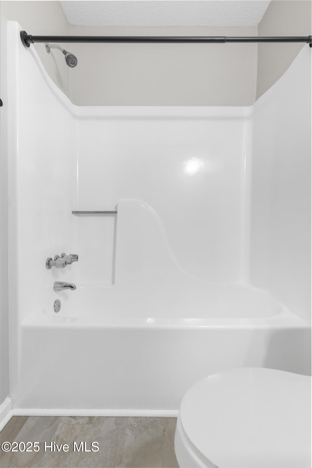 100548138 | Photo 16