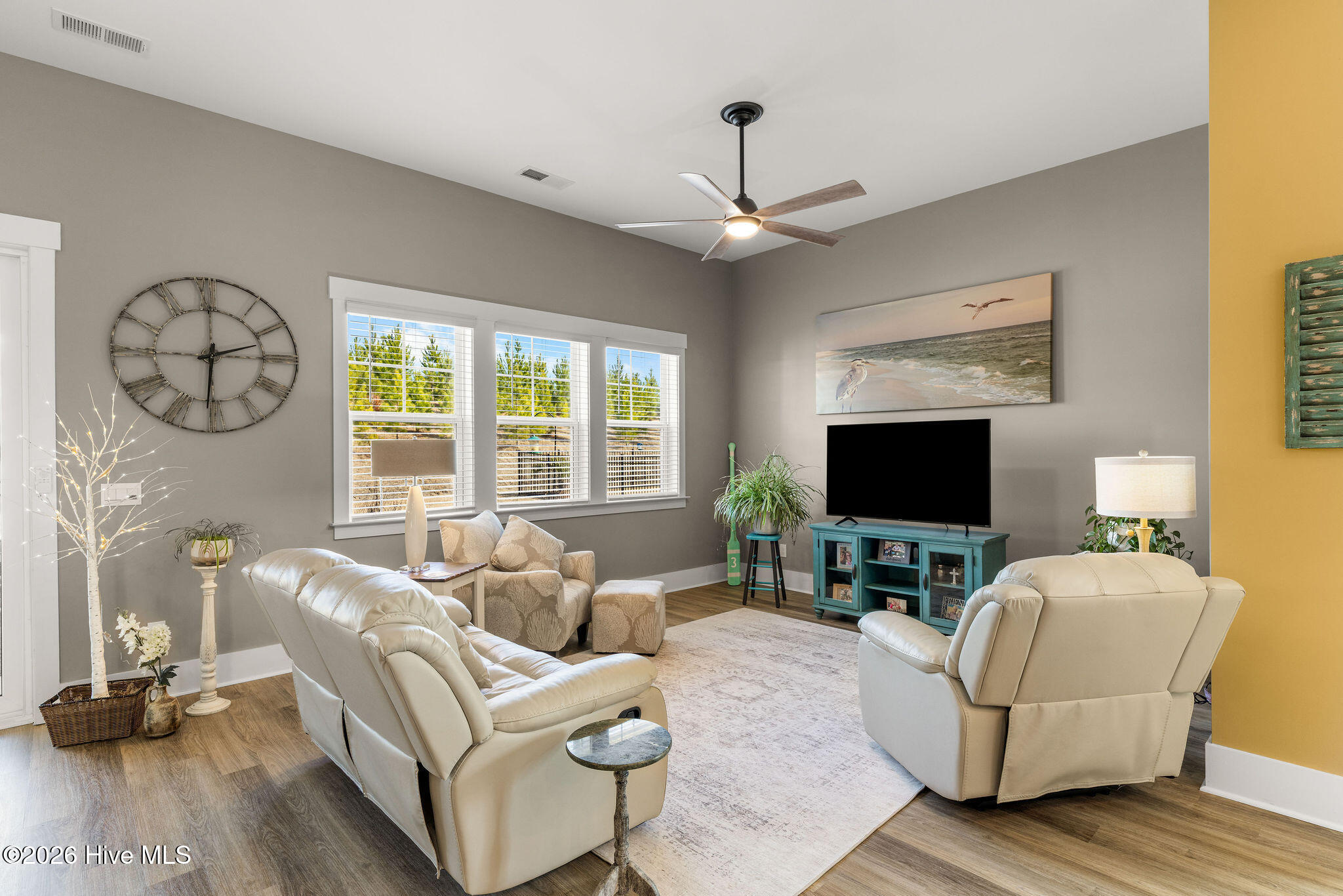 100554003 | Photo 22