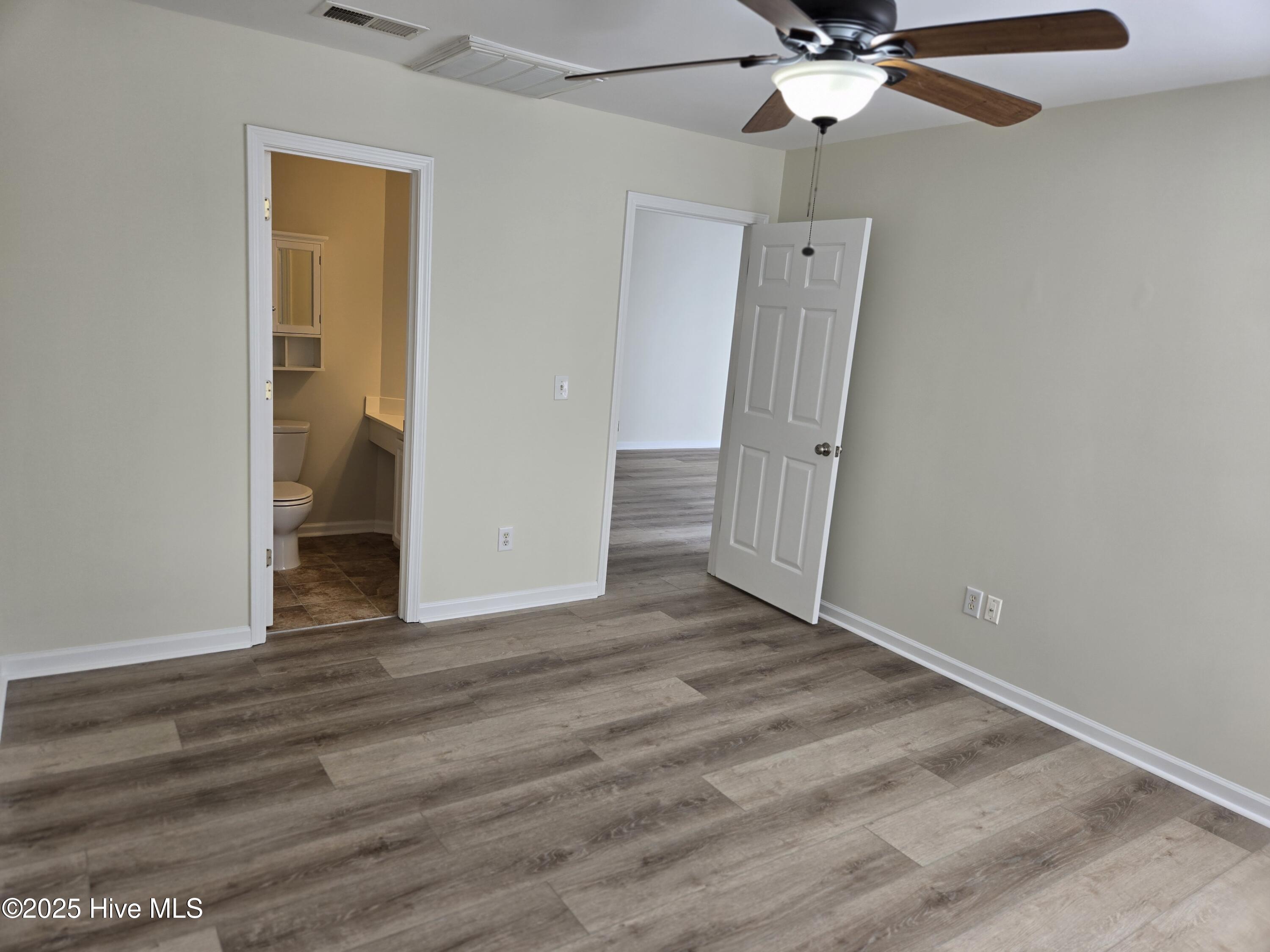 100537725 | Photo 15