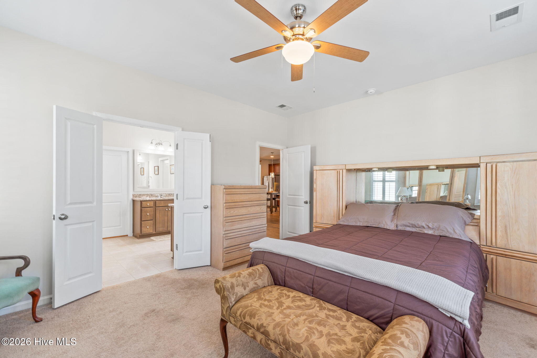 100566653 | Photo 14