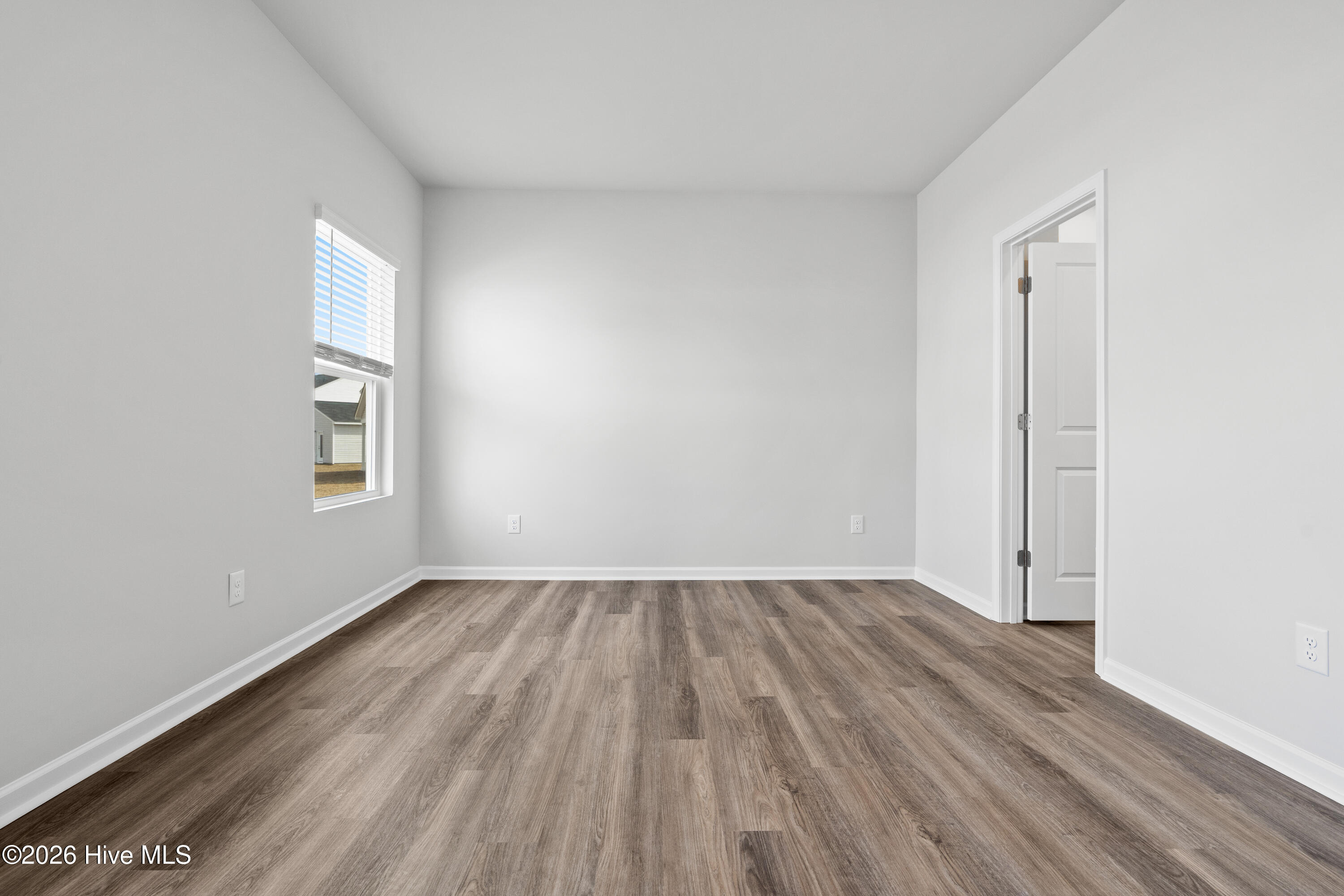 100534400 | Photo 21