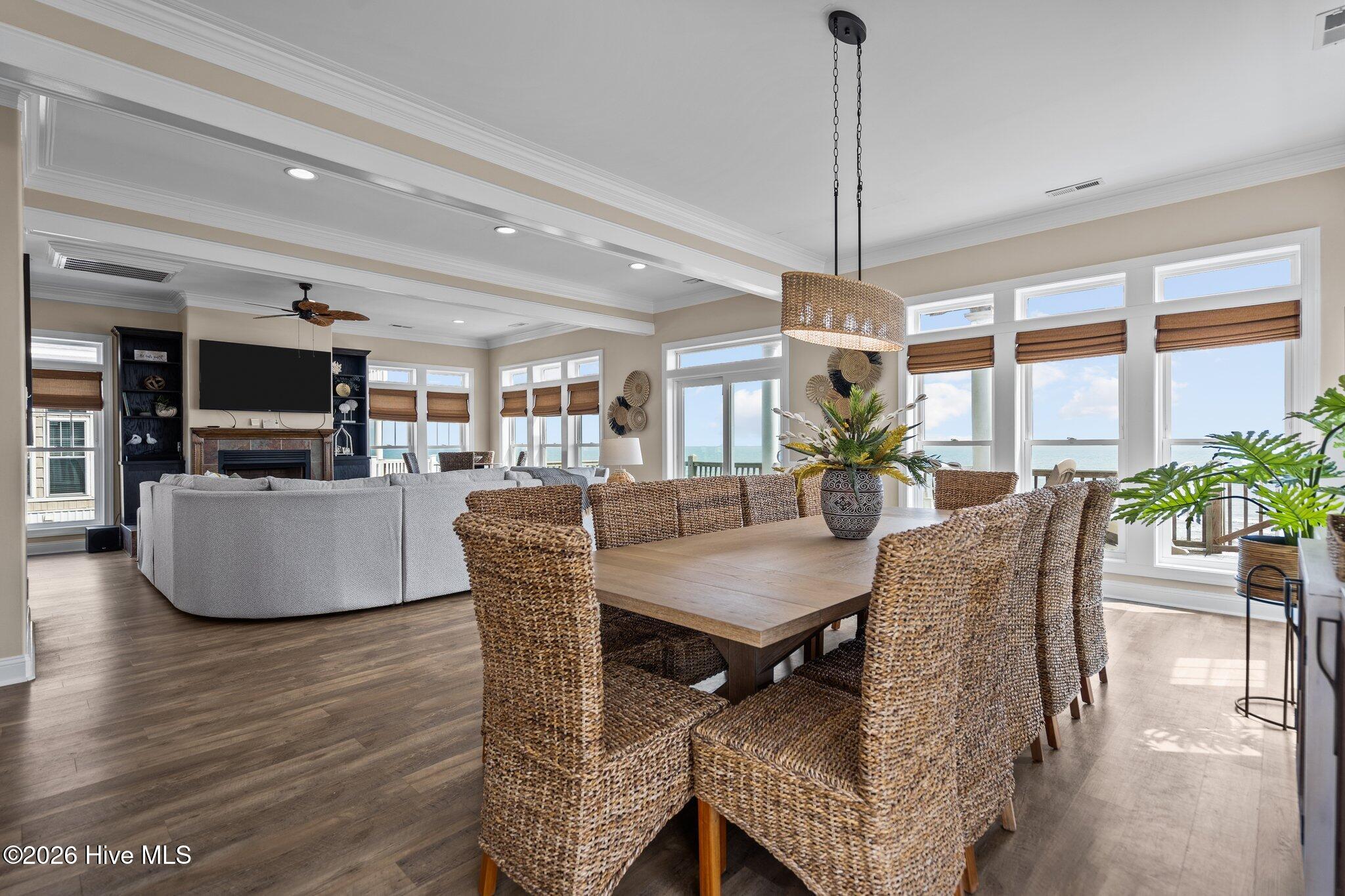 100562244 | Photo 28