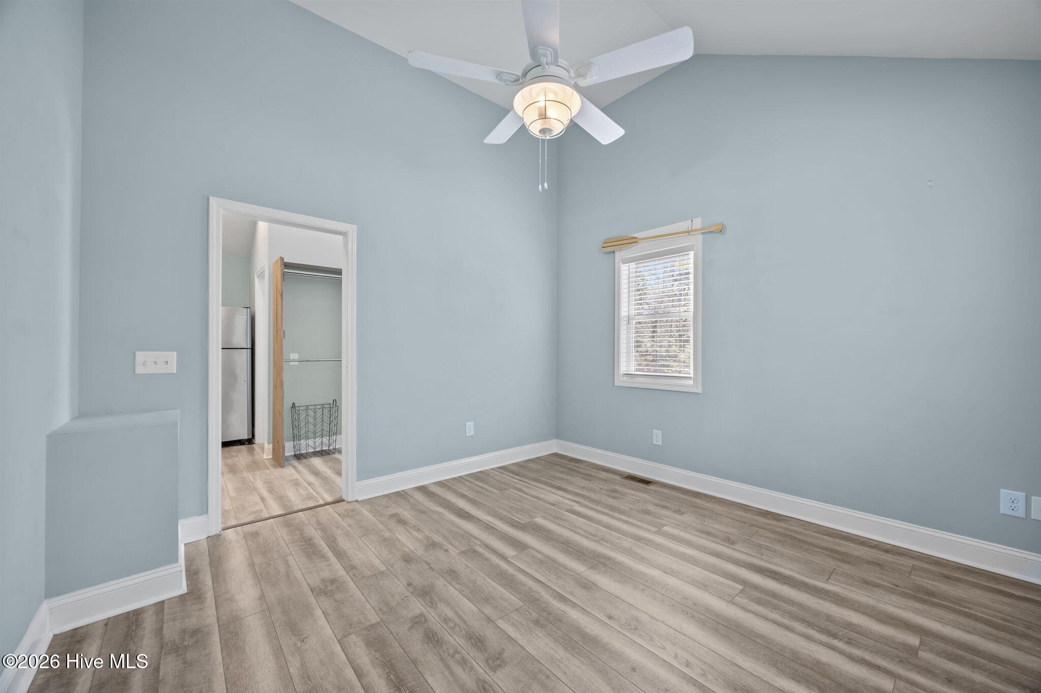 100561792 | Photo 33