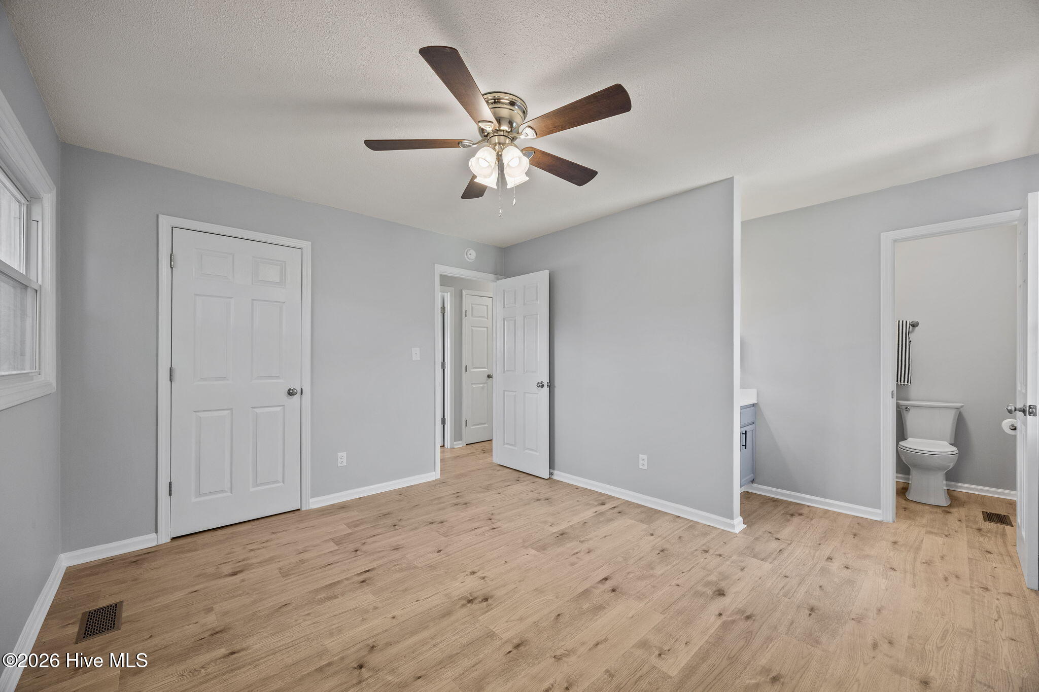 36-web-or-mls-202 Stratford 072