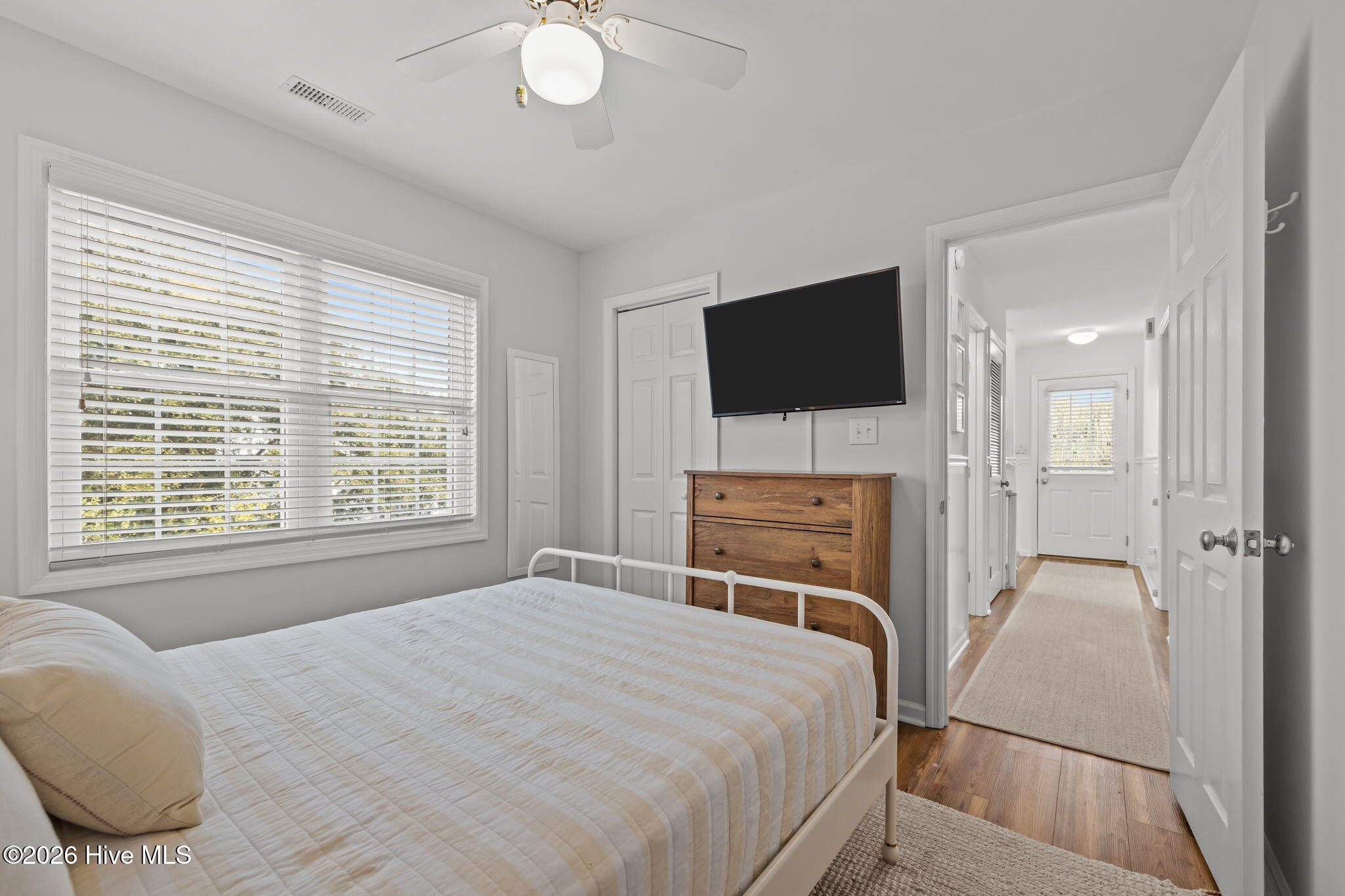 100547357 | Photo 41