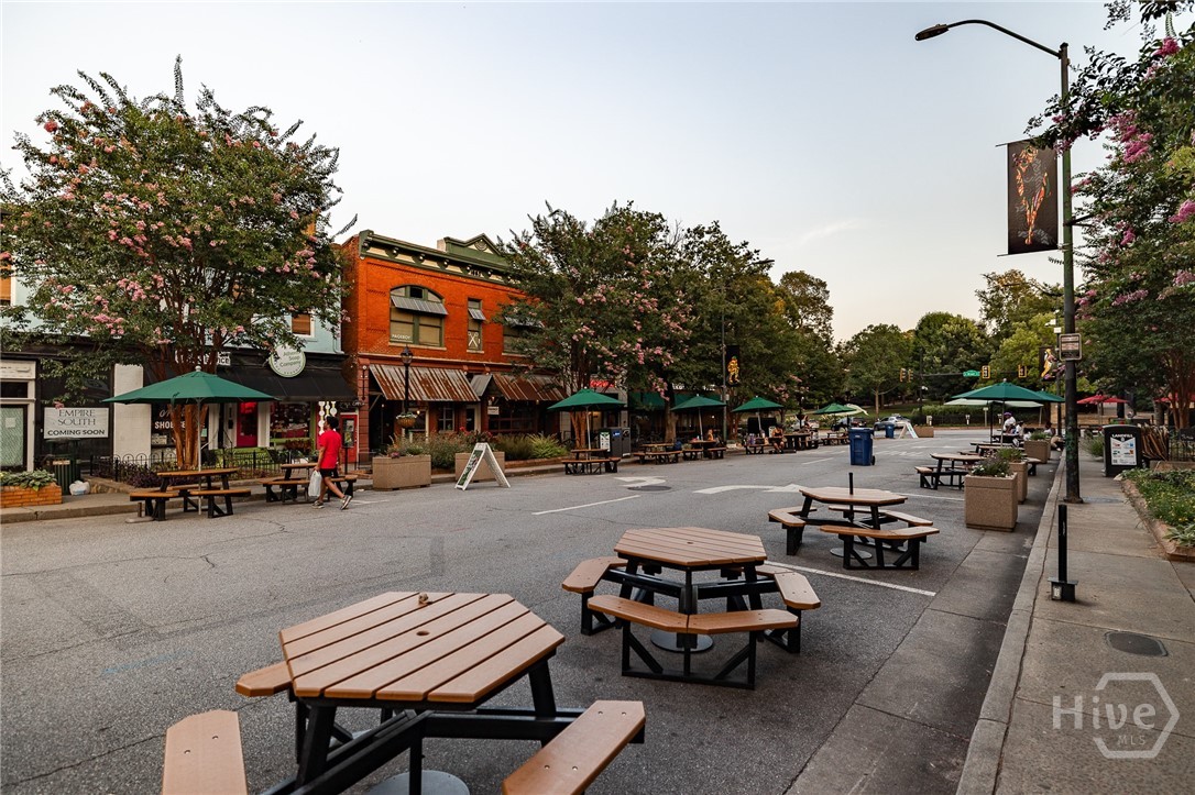 131 Broad Street E 707