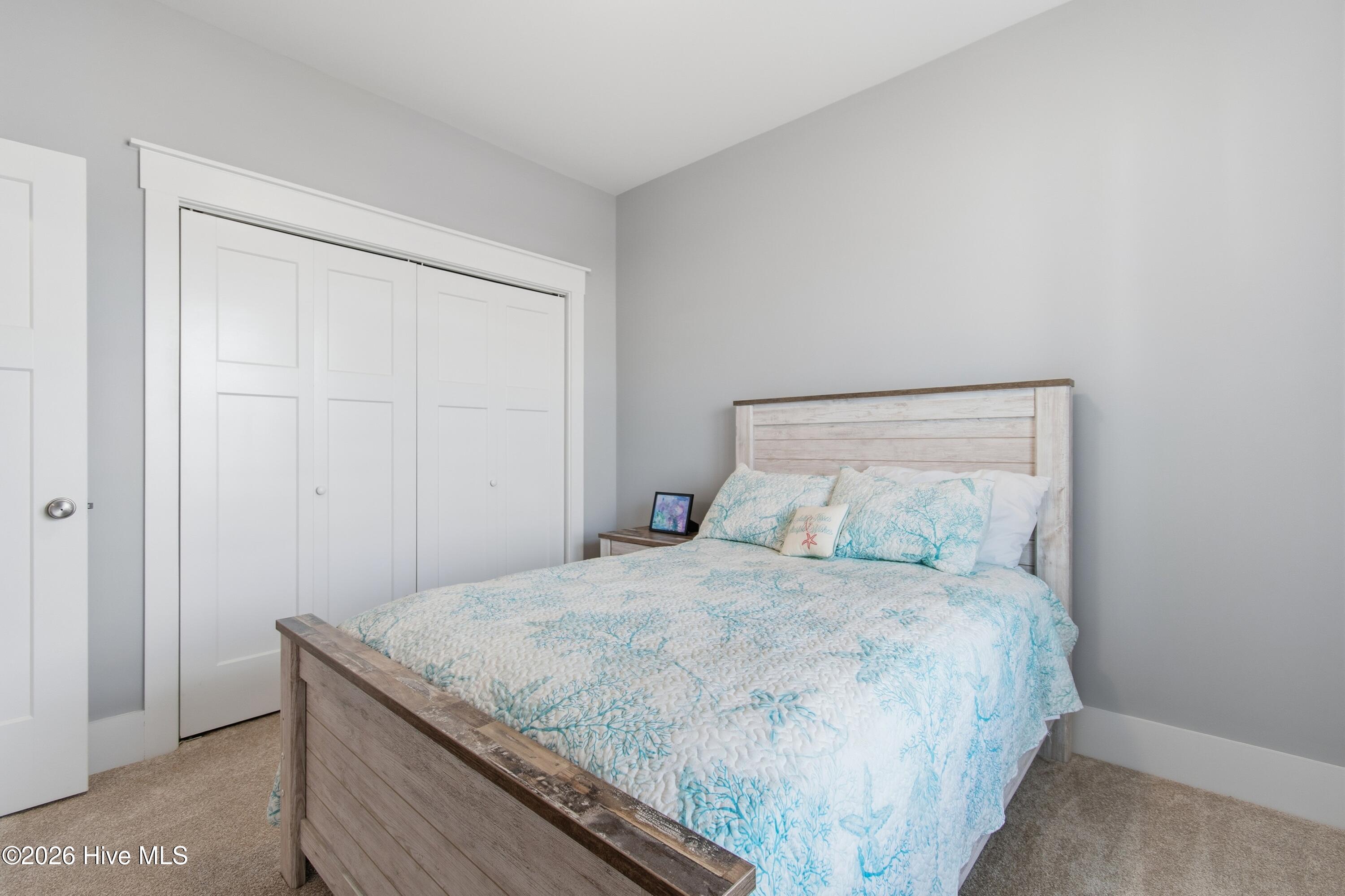 100547463 | Photo 34