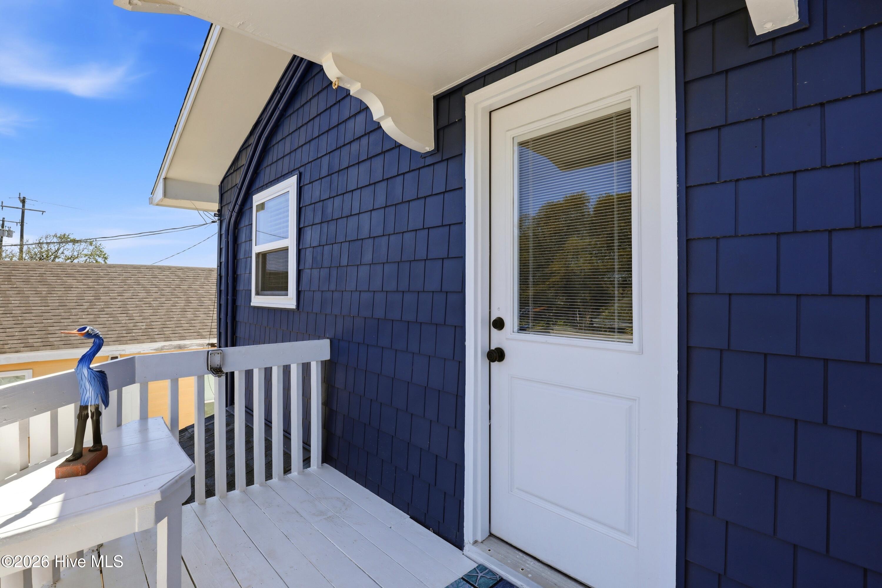 100569412 | Photo 43