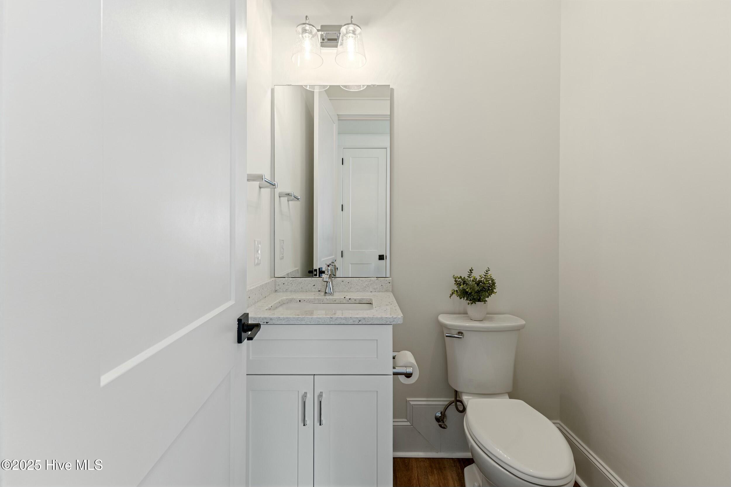 100498490 | Photo 27