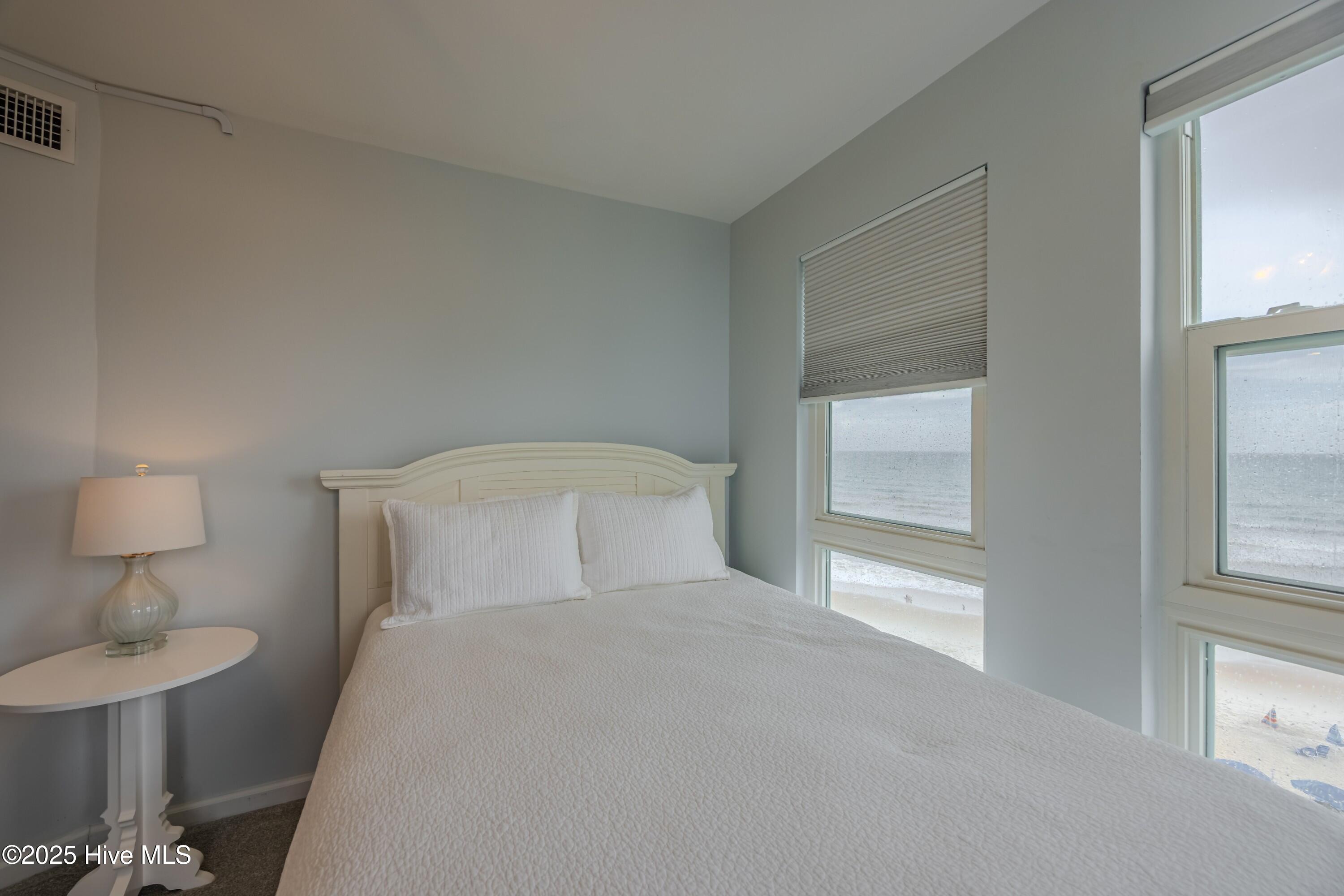 100569538 | Photo 21