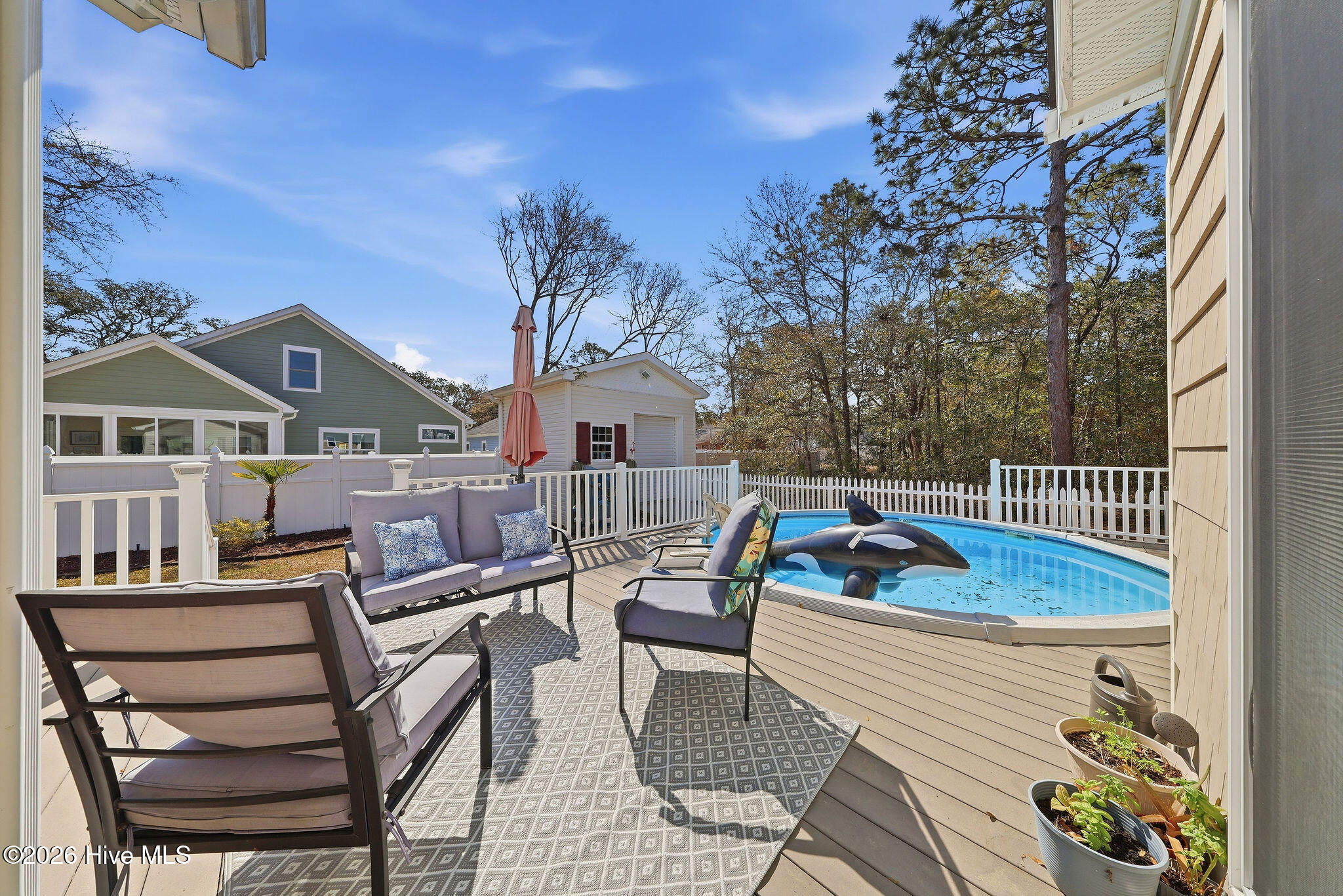 100564748 | Photo 14