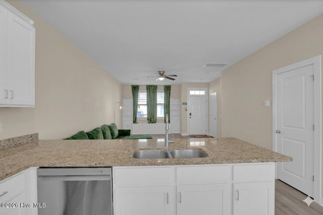 100564501 | Photo 11