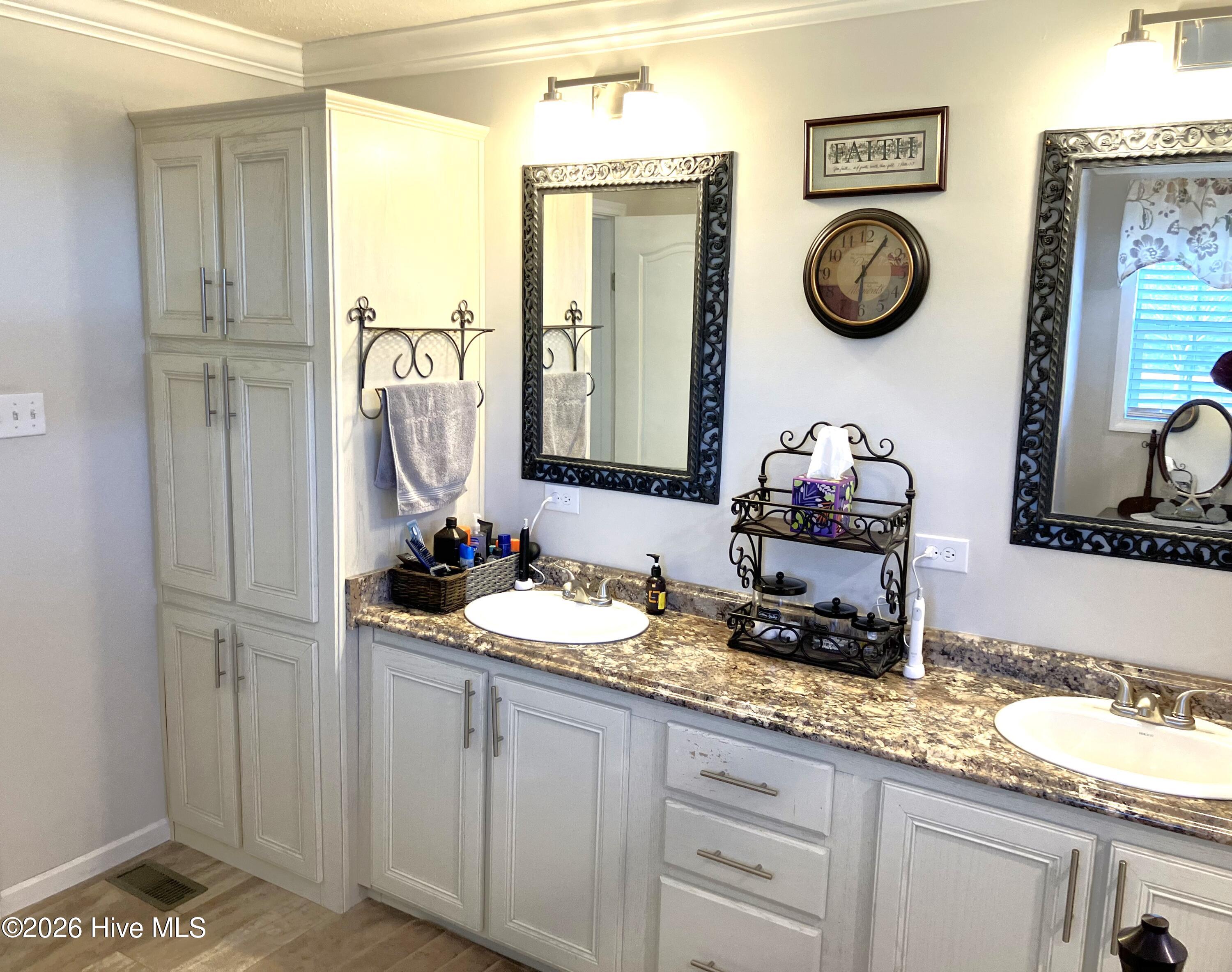 1406 White Oak River Road,Maysville
