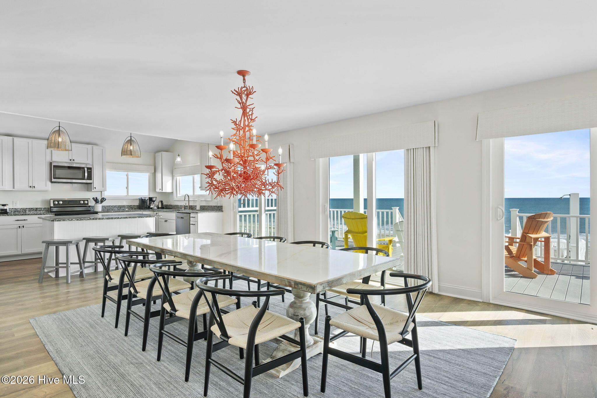 100552942 | Photo 13