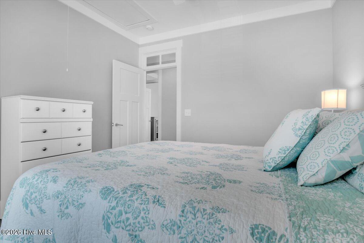 100569217 | Photo 25