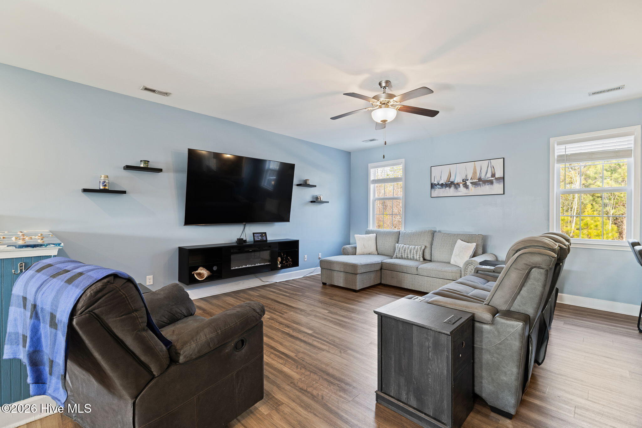 100550782 | Photo 12