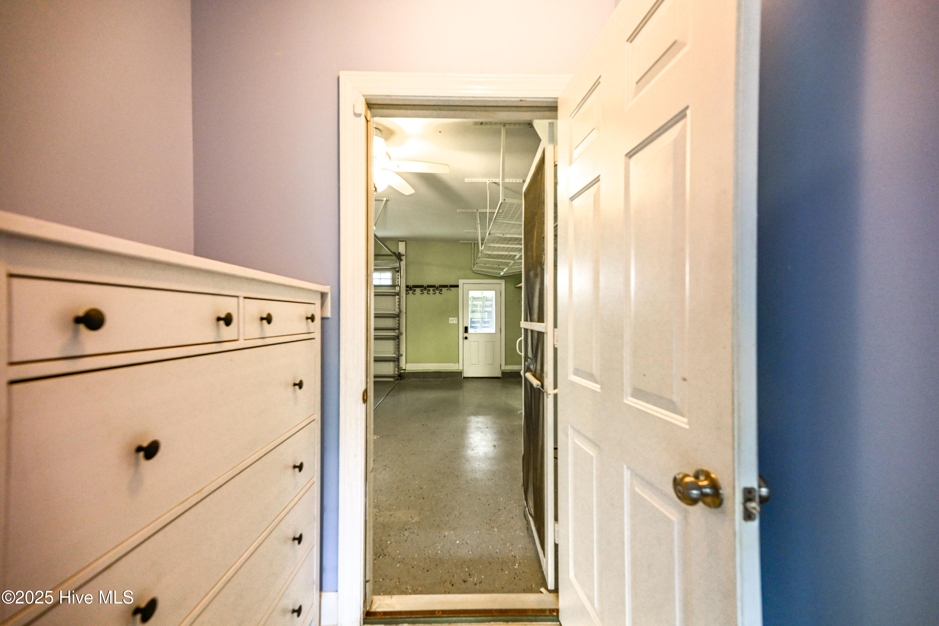 100523770 | Photo 40