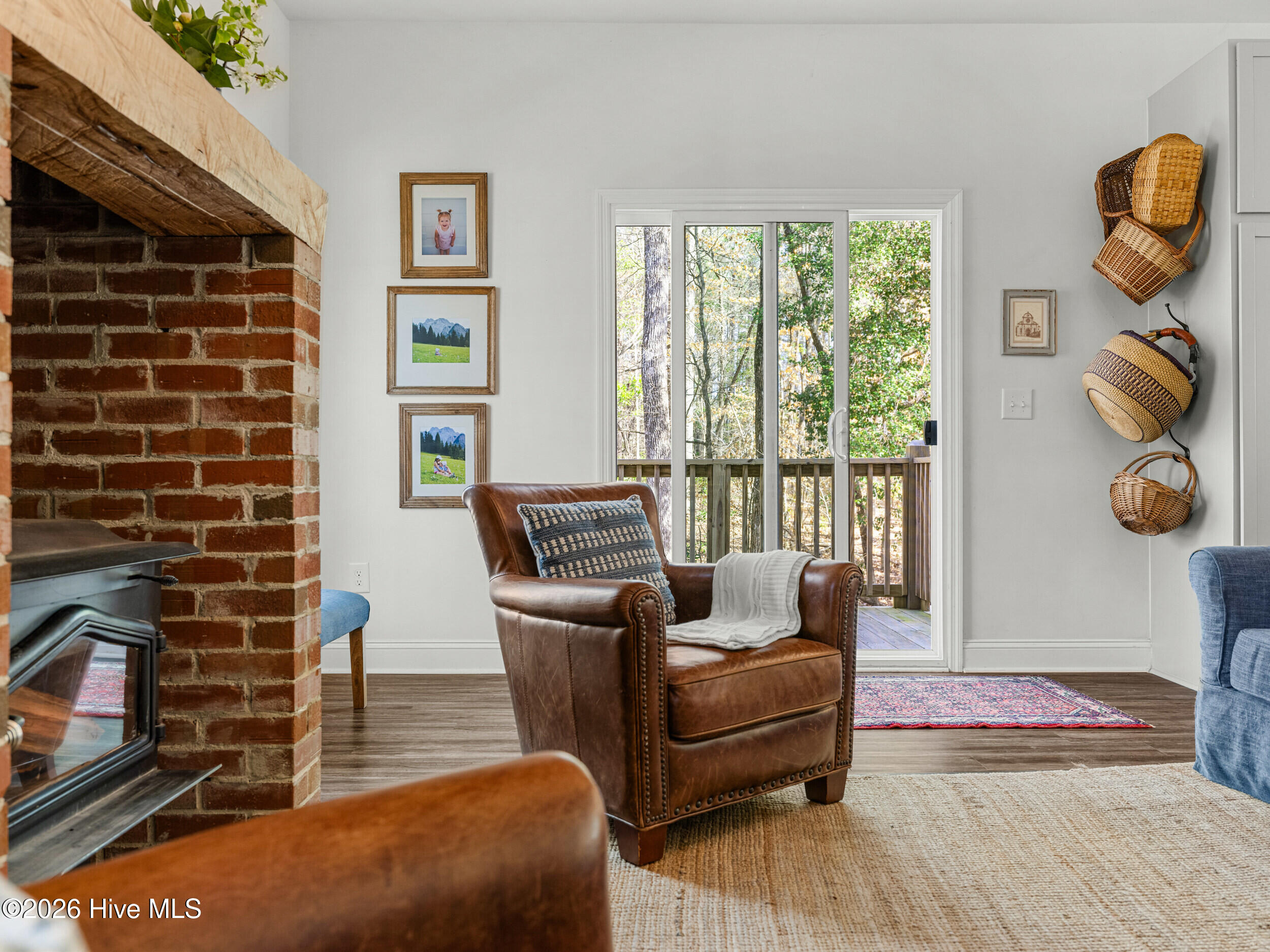 100558735 | Photo 30