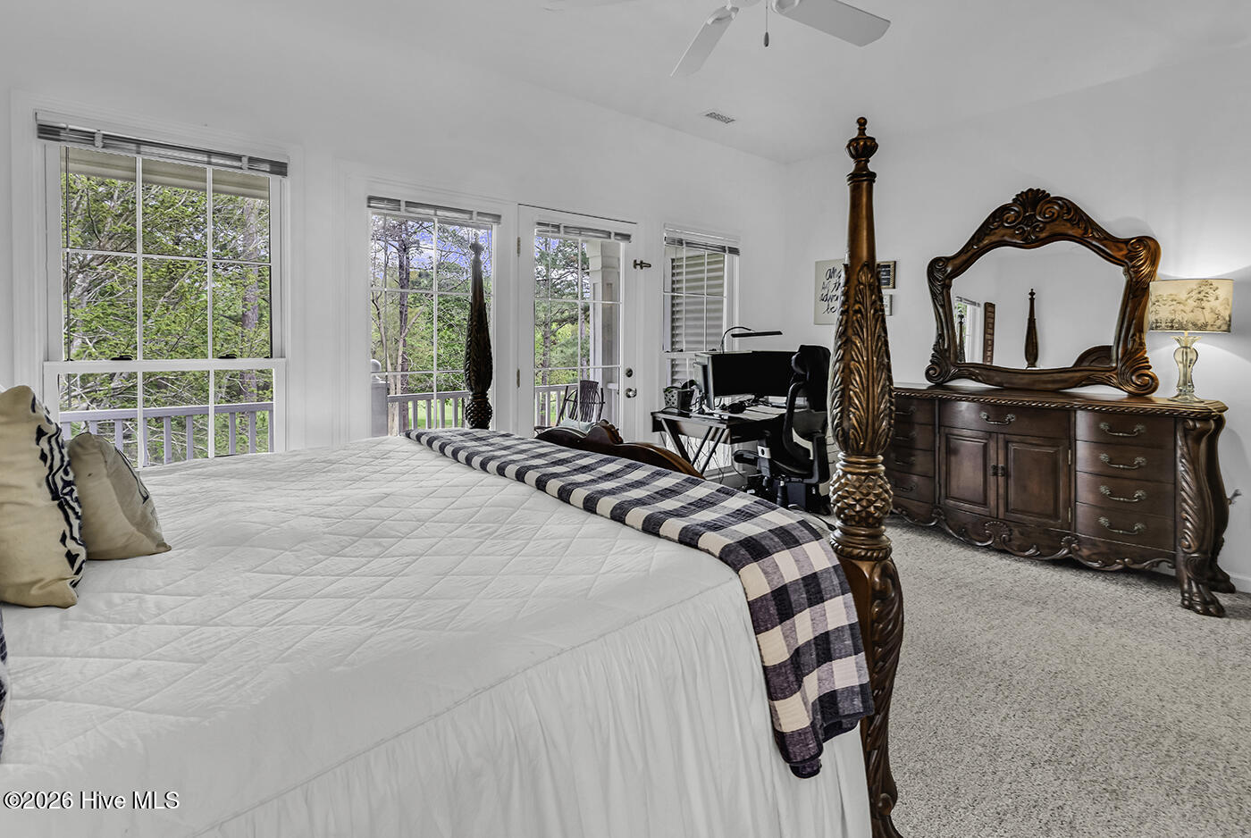 100566110 | Photo 31