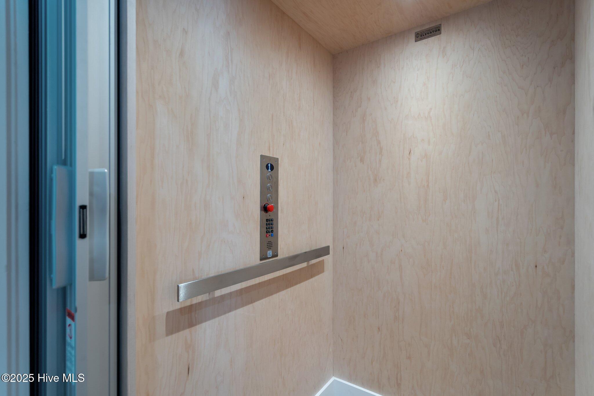 100519500 | Photo 43