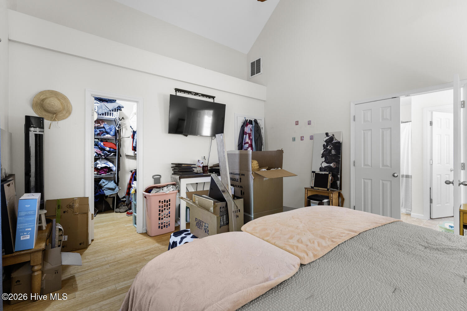 100548901 | Photo 14