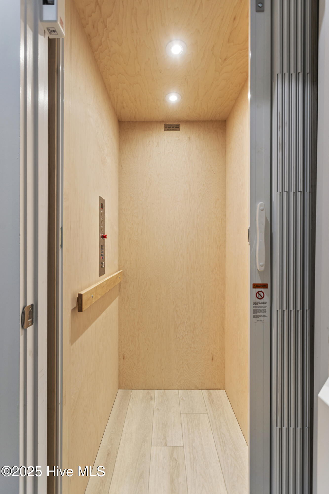 100482586 | Photo 30