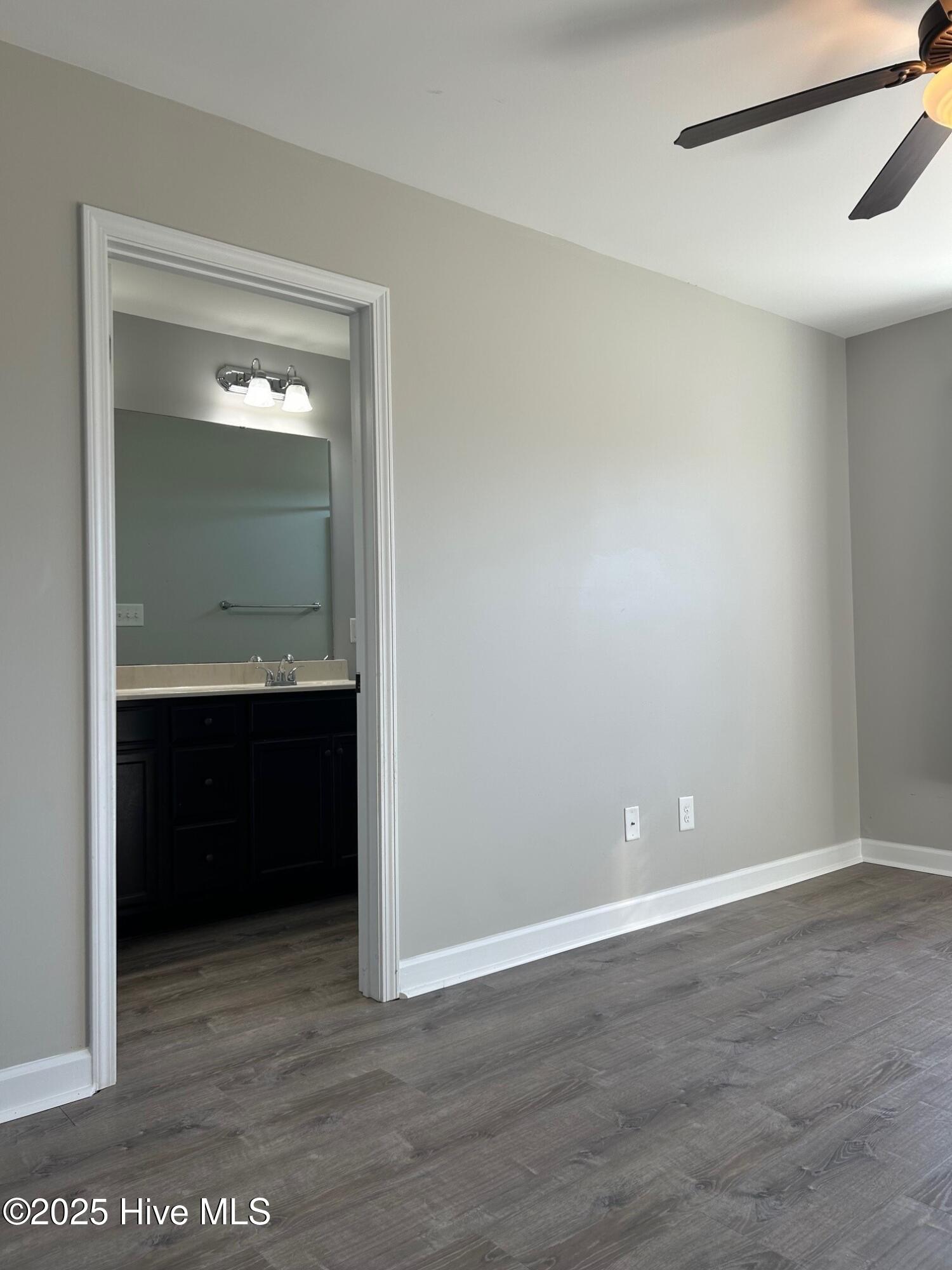 100564056 | Photo 13