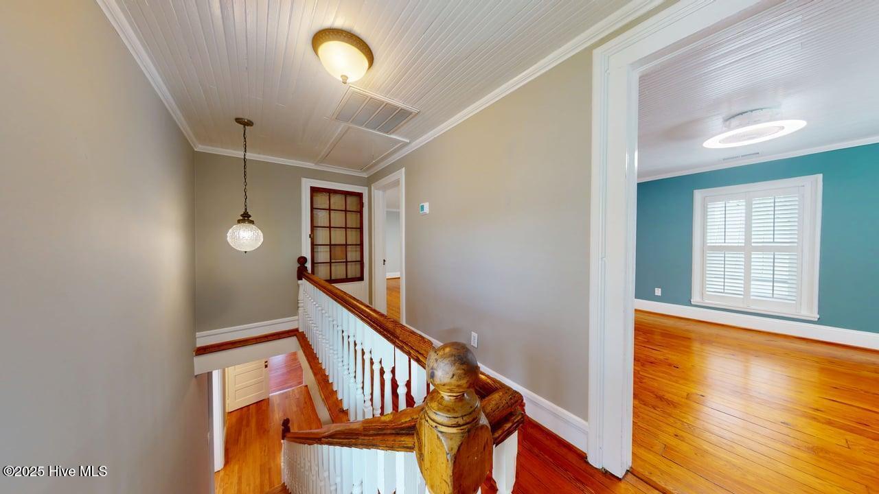 100502870 | Photo 36