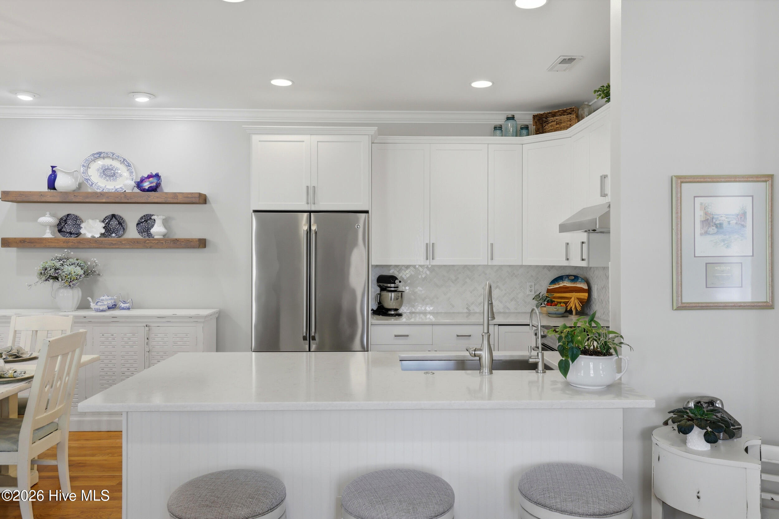 100559710 | Photo 24