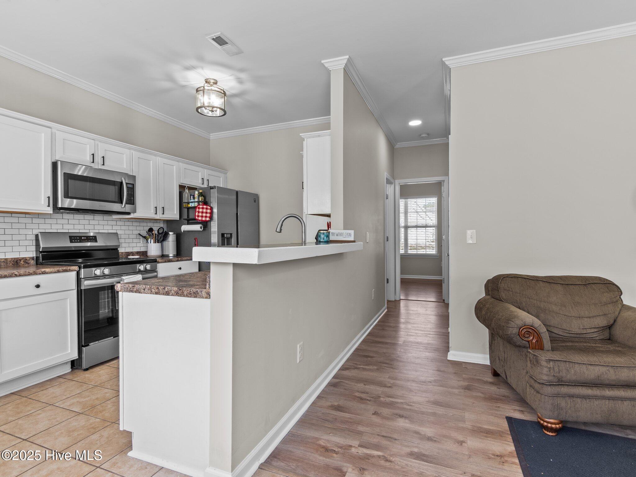 100561630 | Photo 38