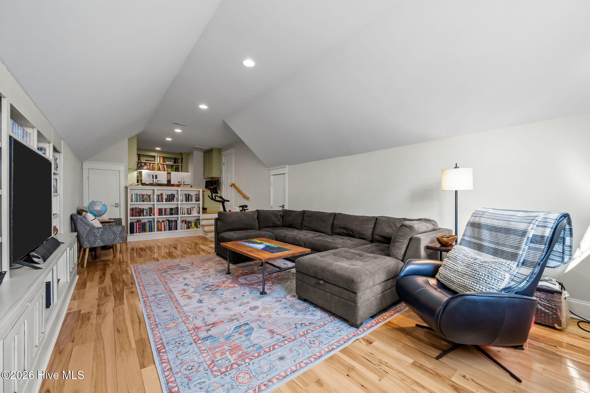 100554318 | Photo 44