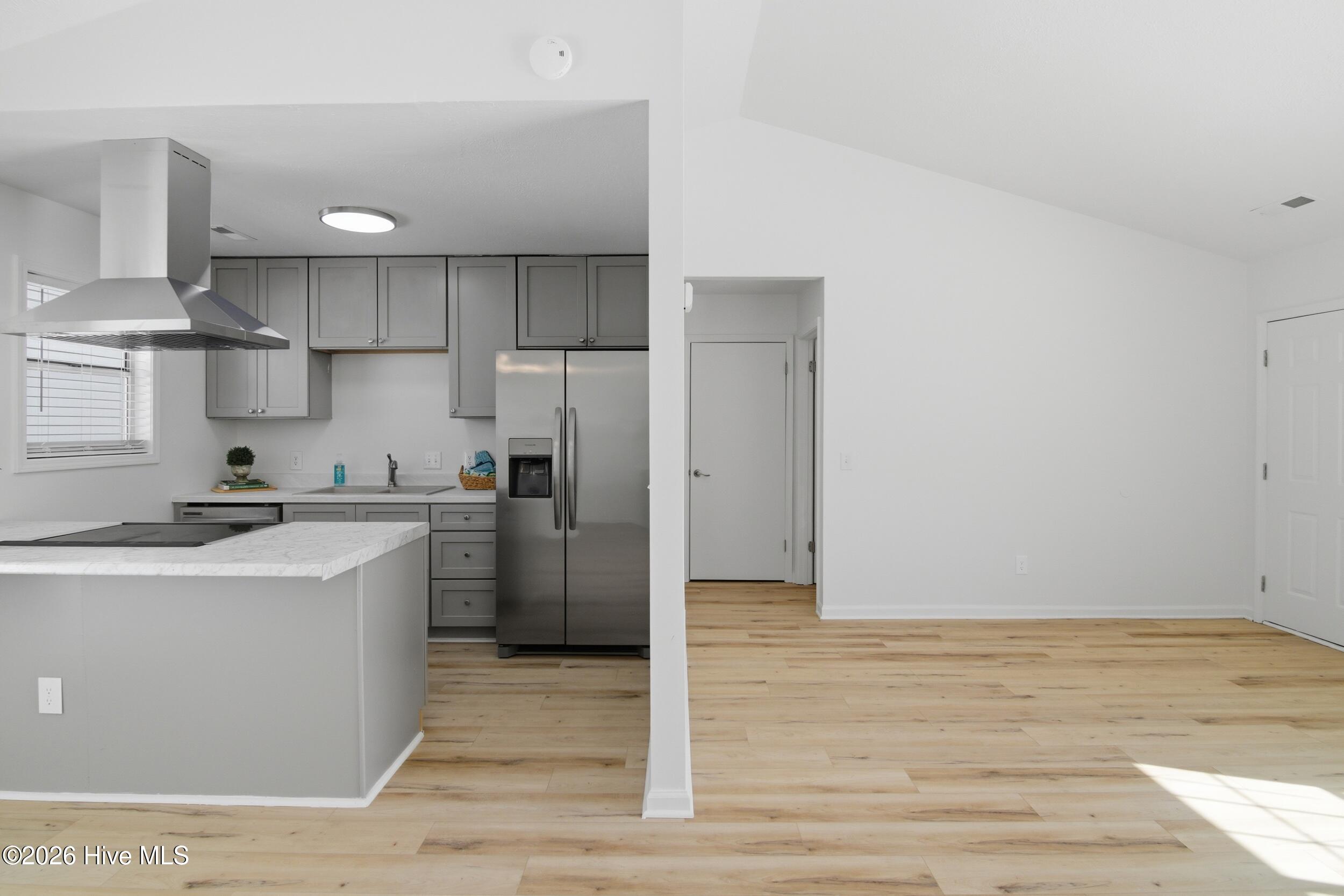 100552671 | Photo 14