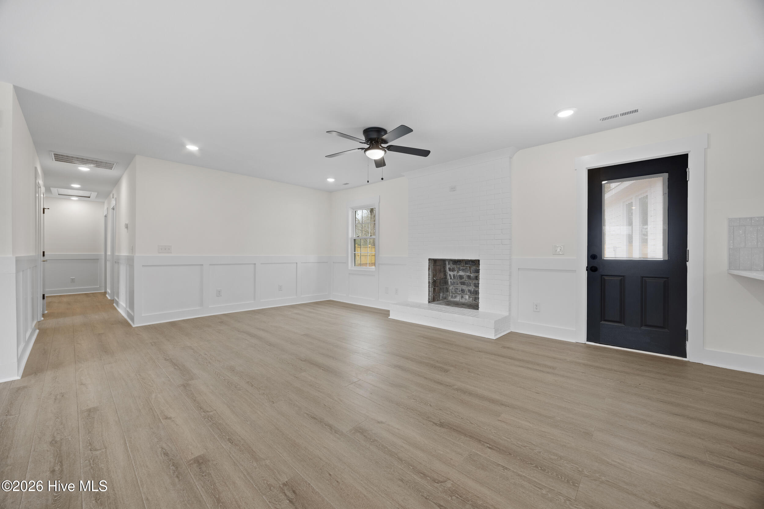 100556943 | Photo 10