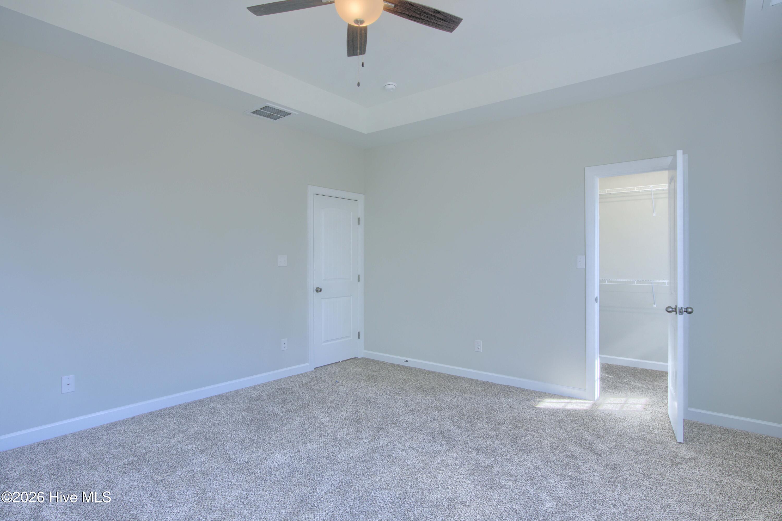 100526939 | Photo 16