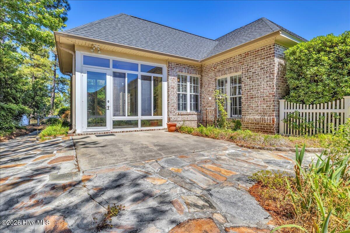 100569829 | Photo 54