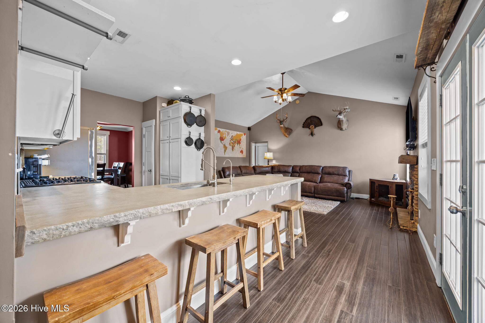 100548252 | Photo 11