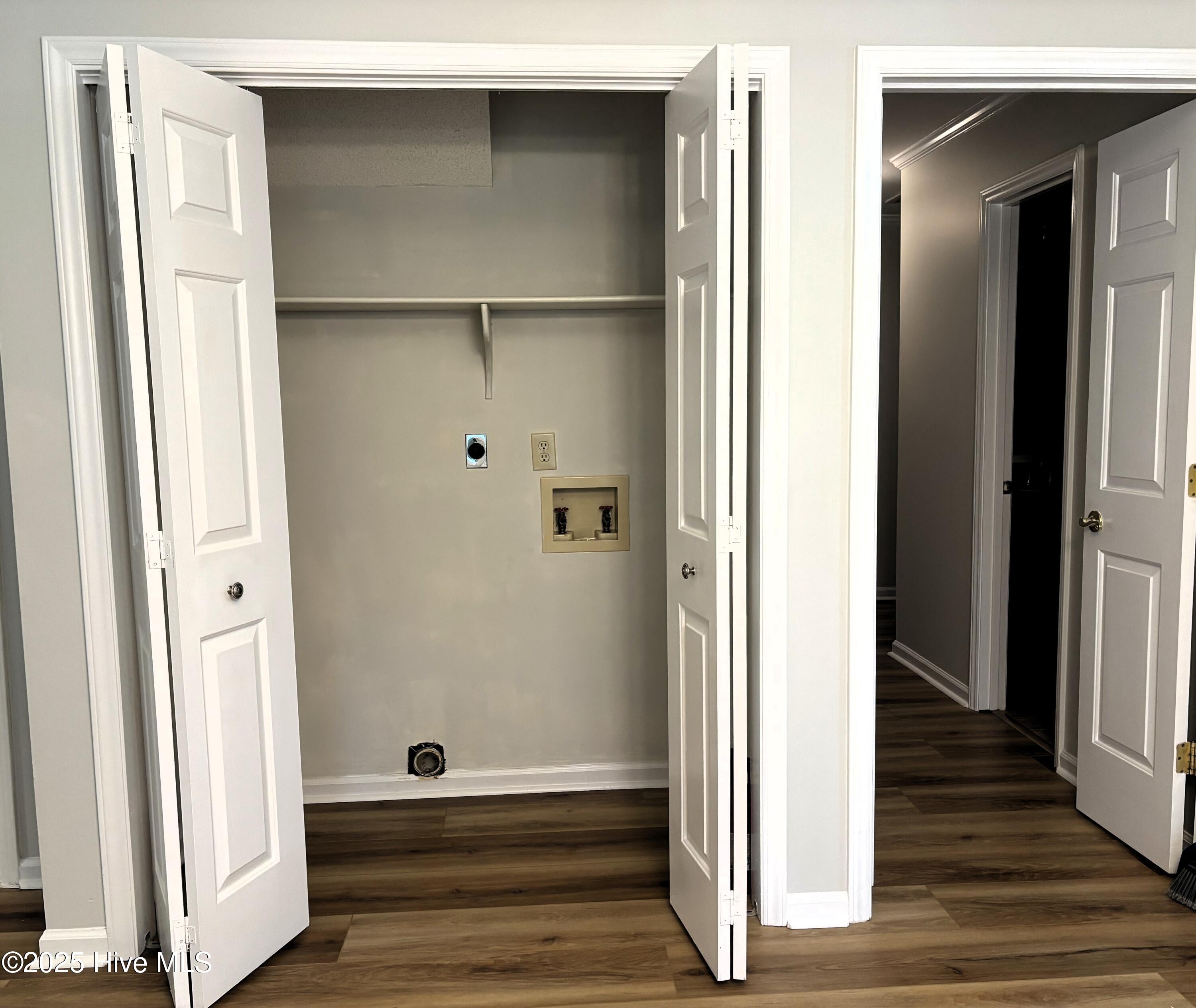173 Audubon Drive, Jacksonville, NC 28546 – photo 13: Laundry Closet
