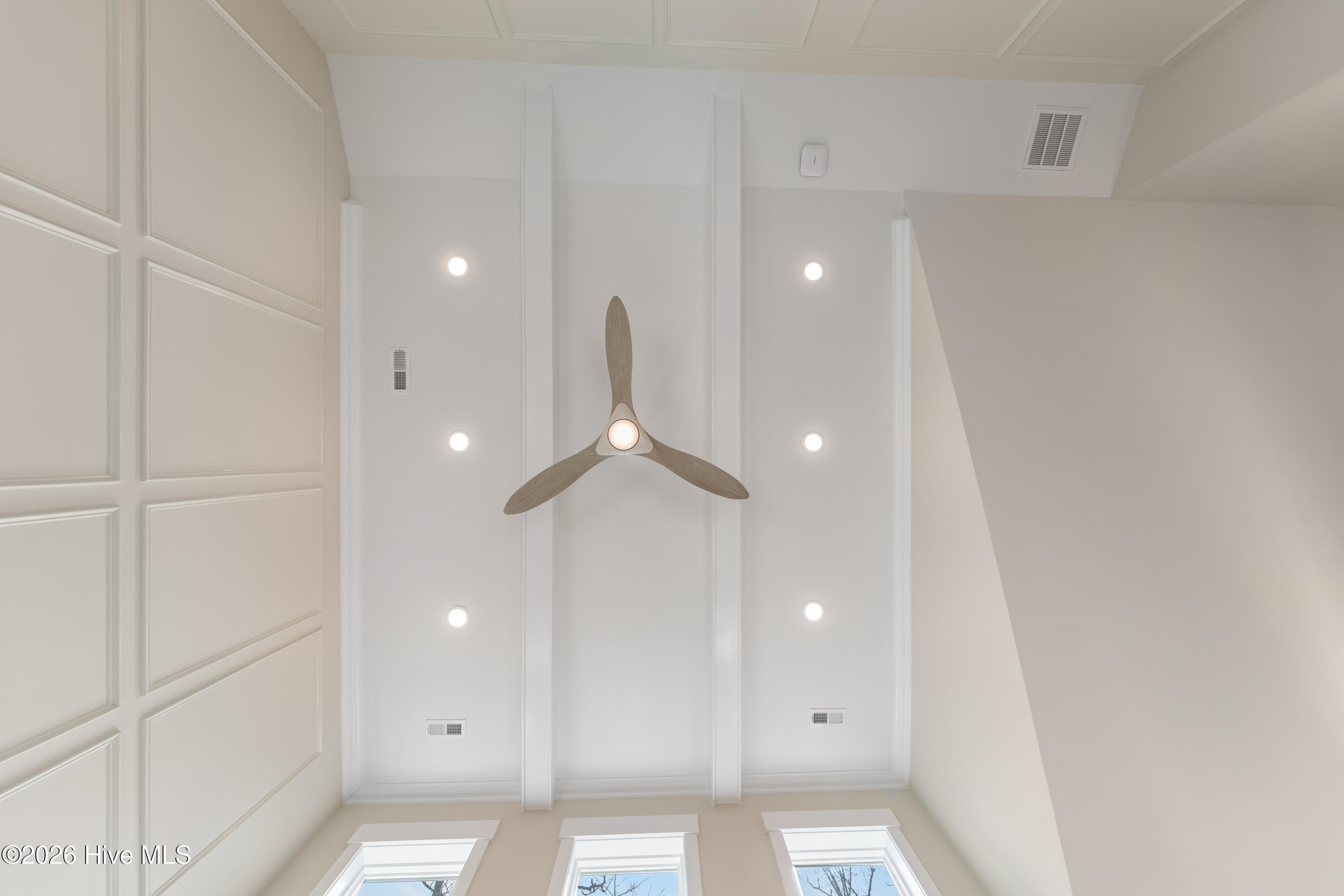 100555658 | Photo 12