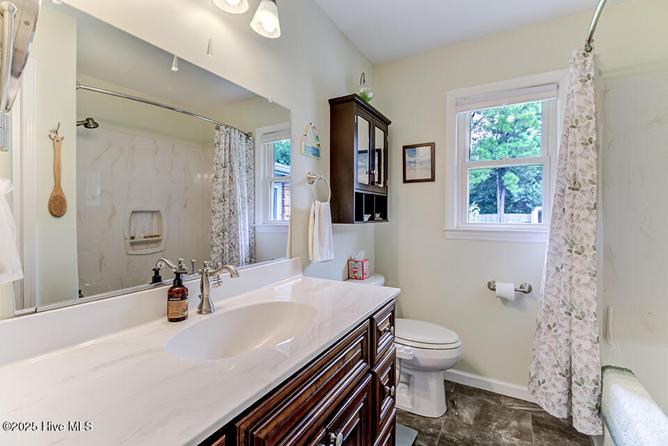 100531257 | Photo 36