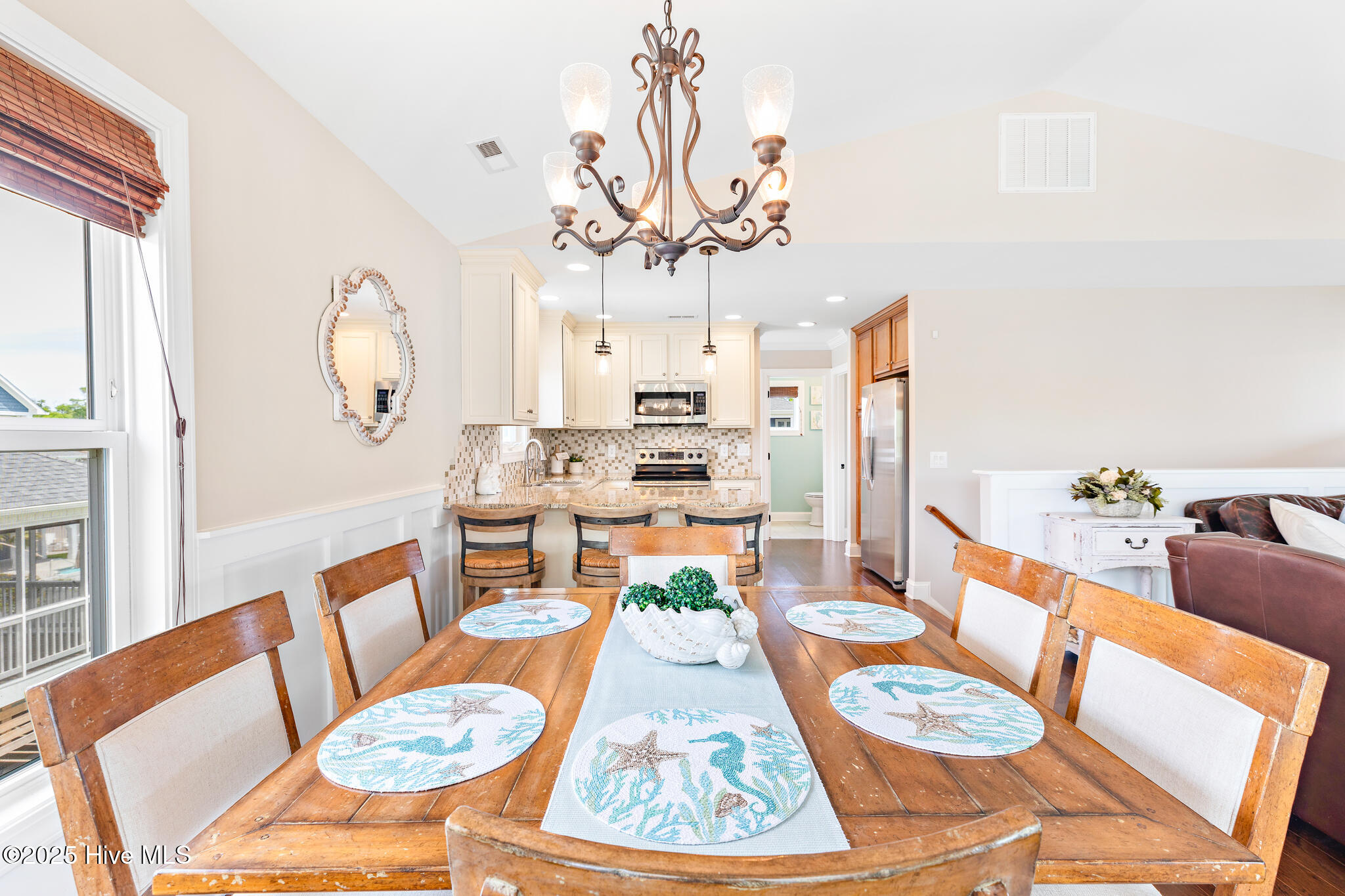 100507541 | Photo 70