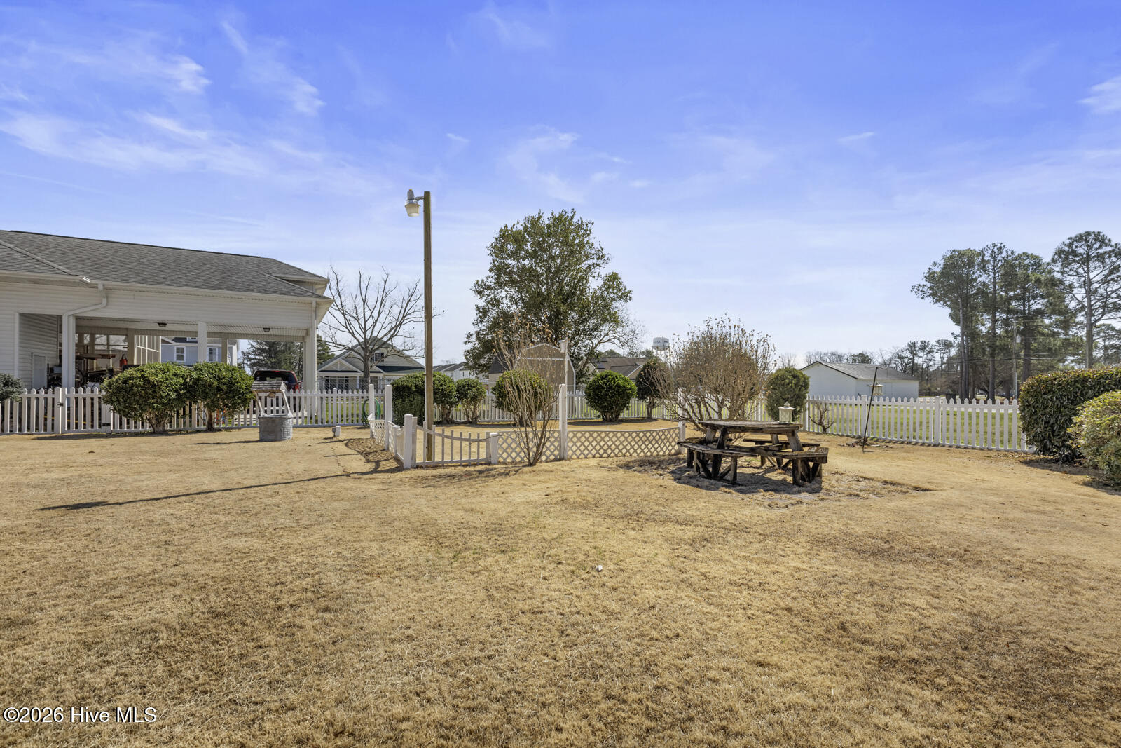 100557416 | Photo 74