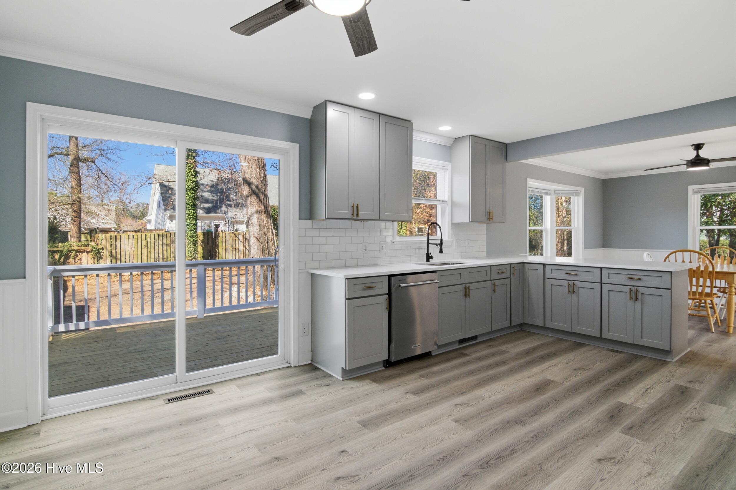 100553868 | Photo 31