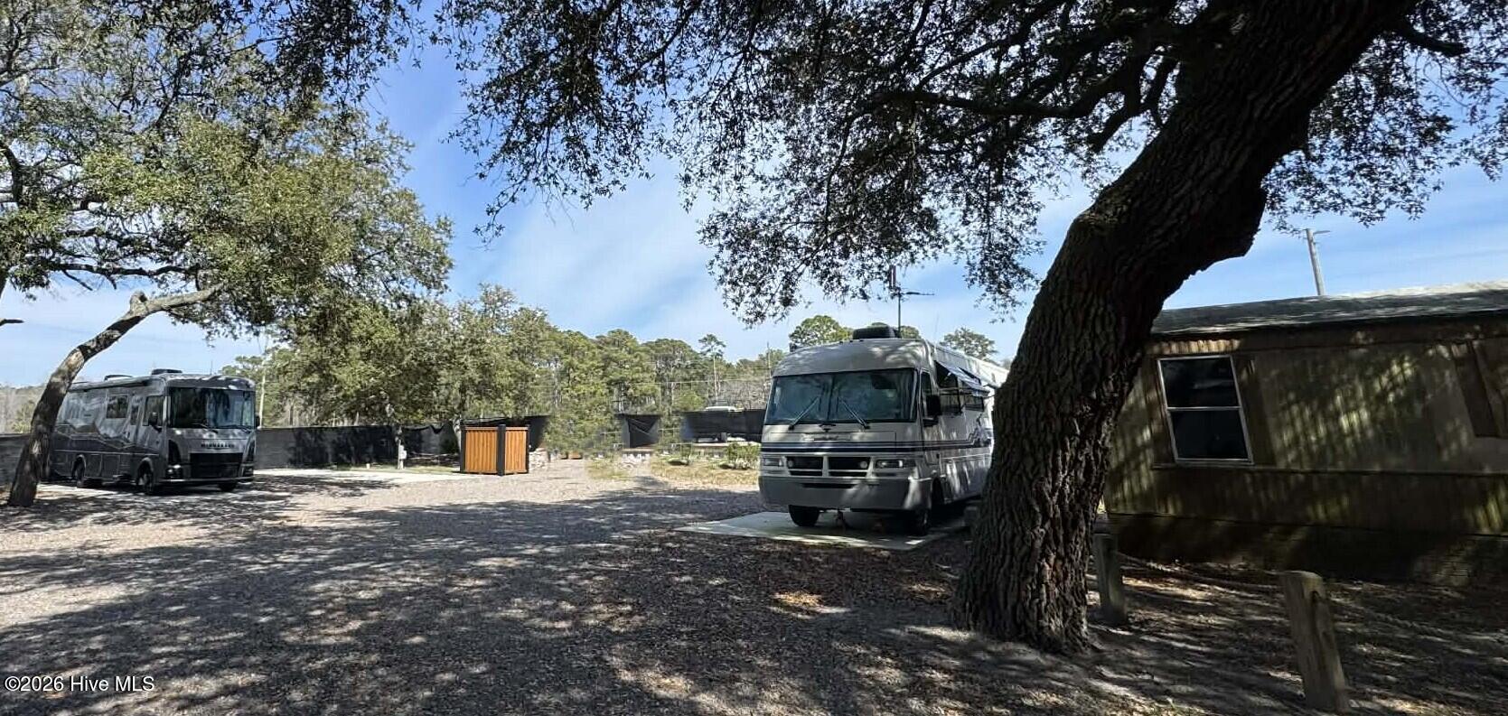 100561938 | Photo 11