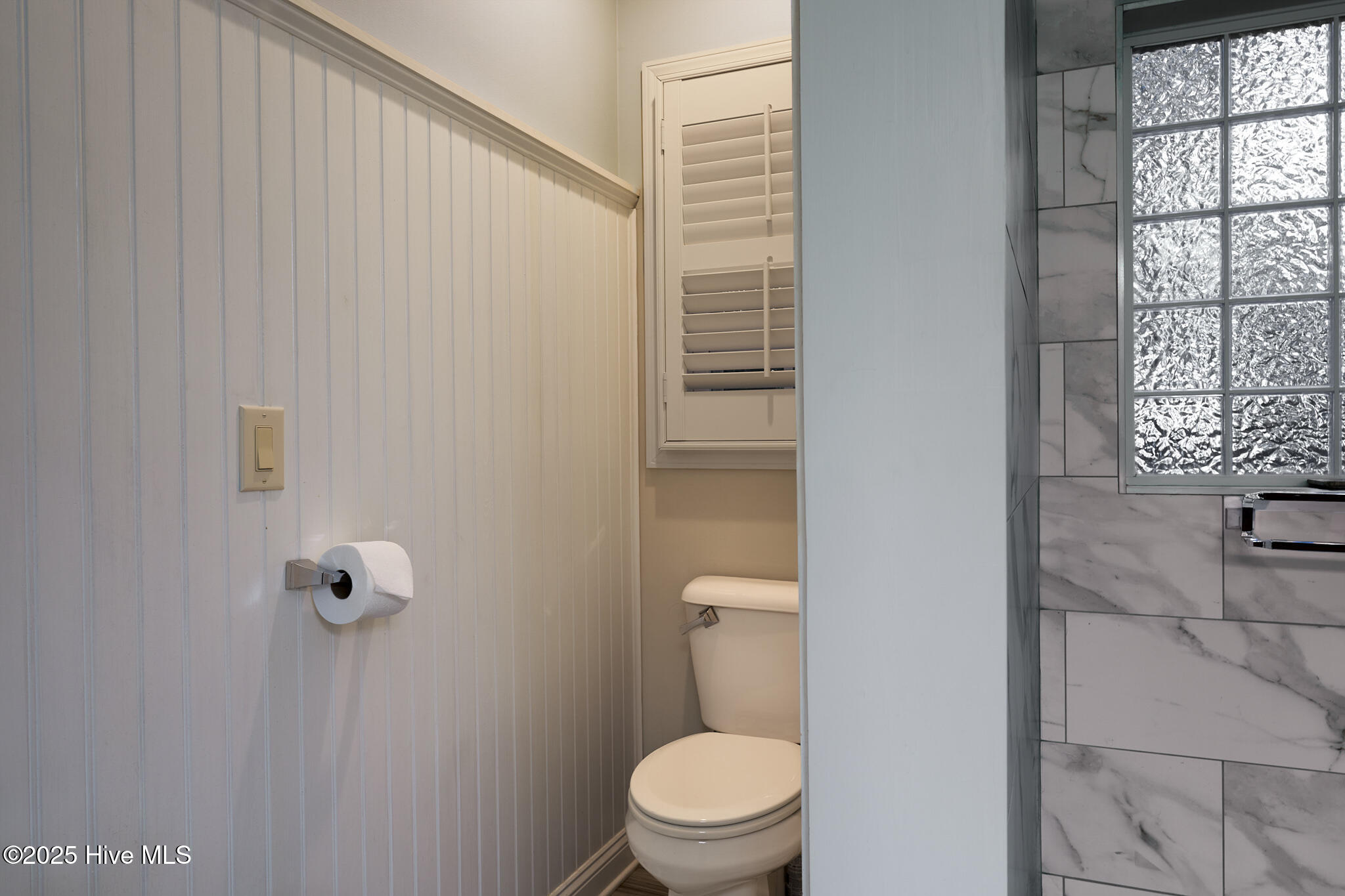 100542410 | Photo 22