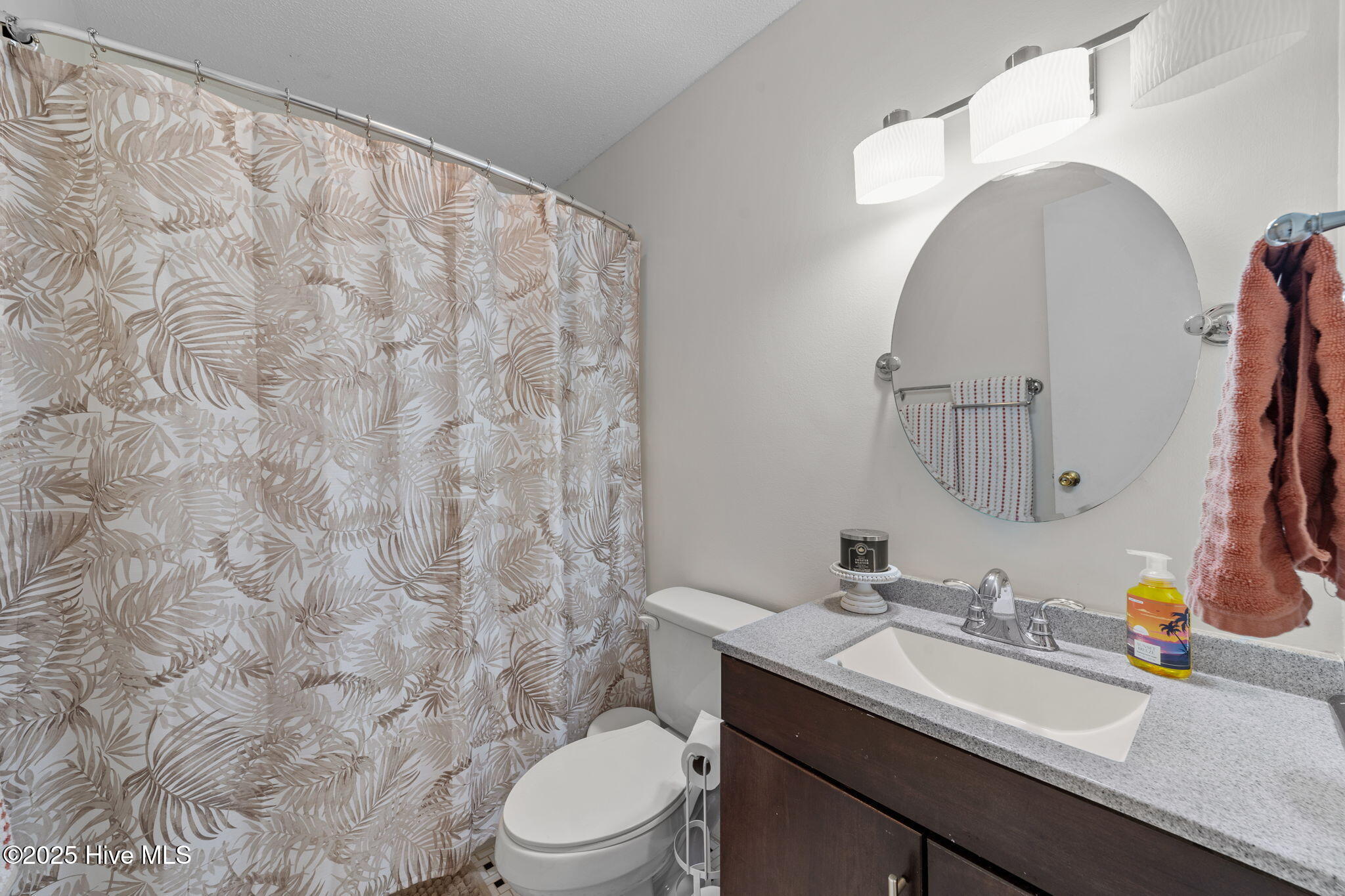 100533176 | Photo 22