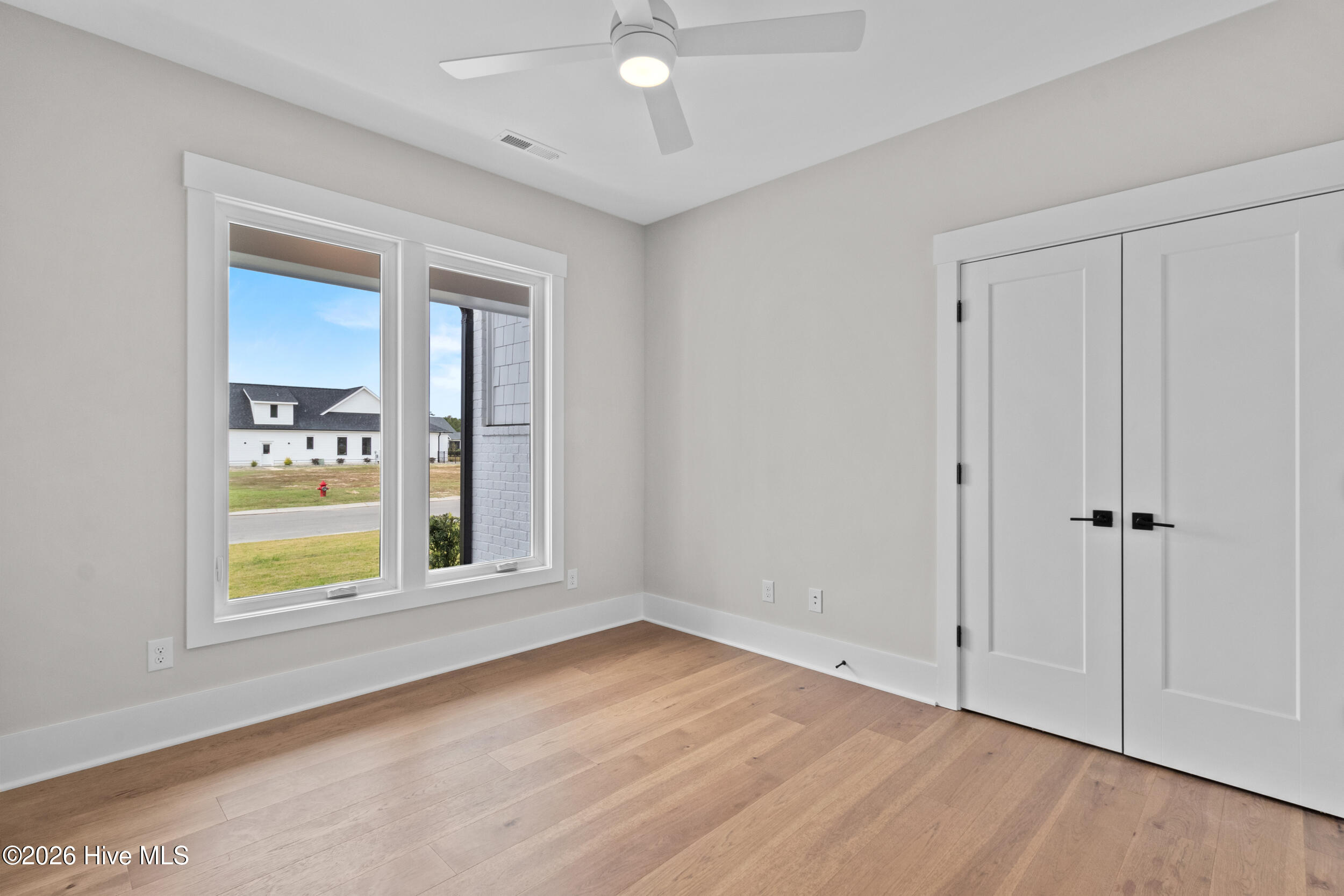 100568514 | Photo 28